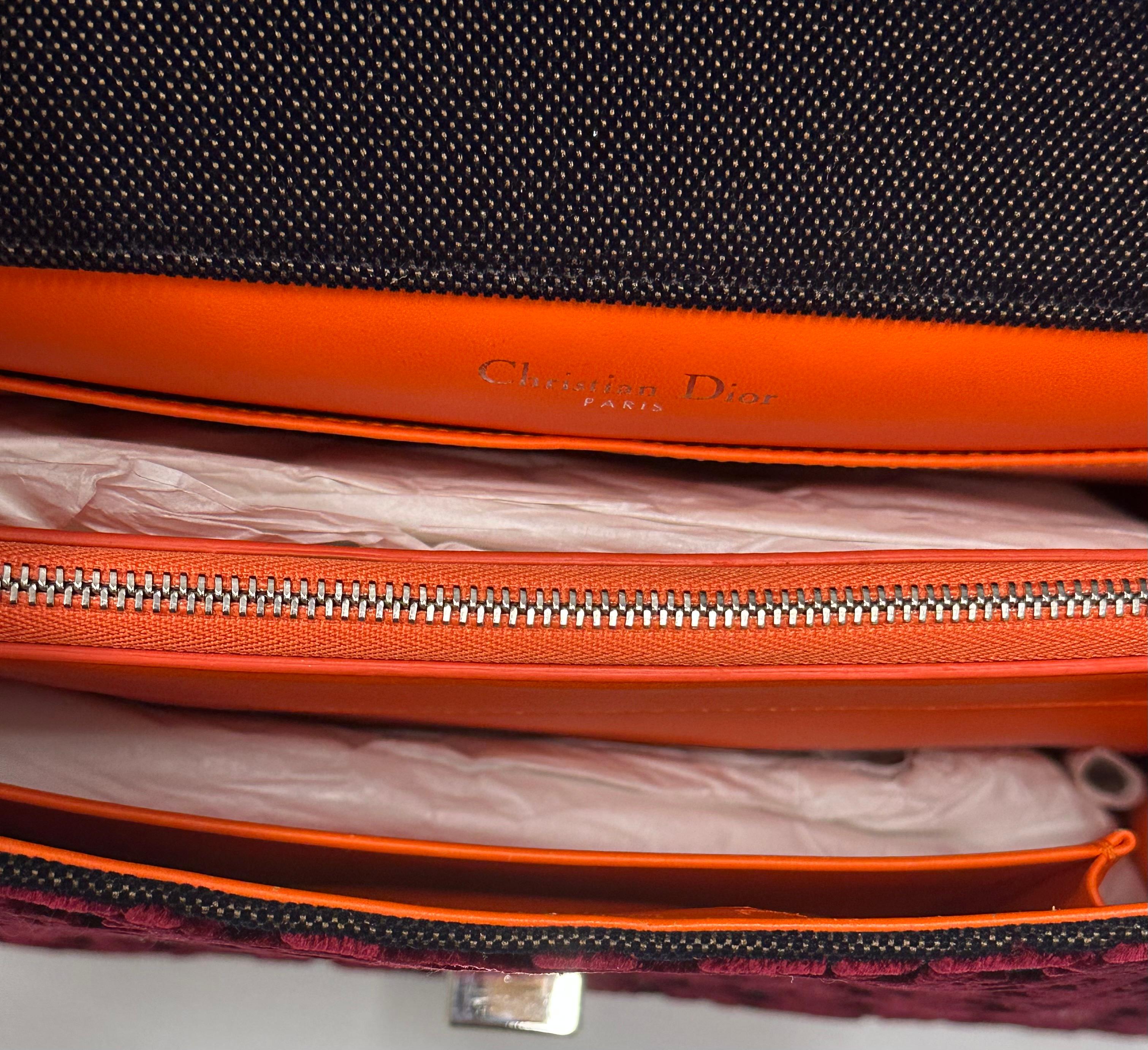 Christian Dior Sac en velours orange et bourgogne  en vente 4