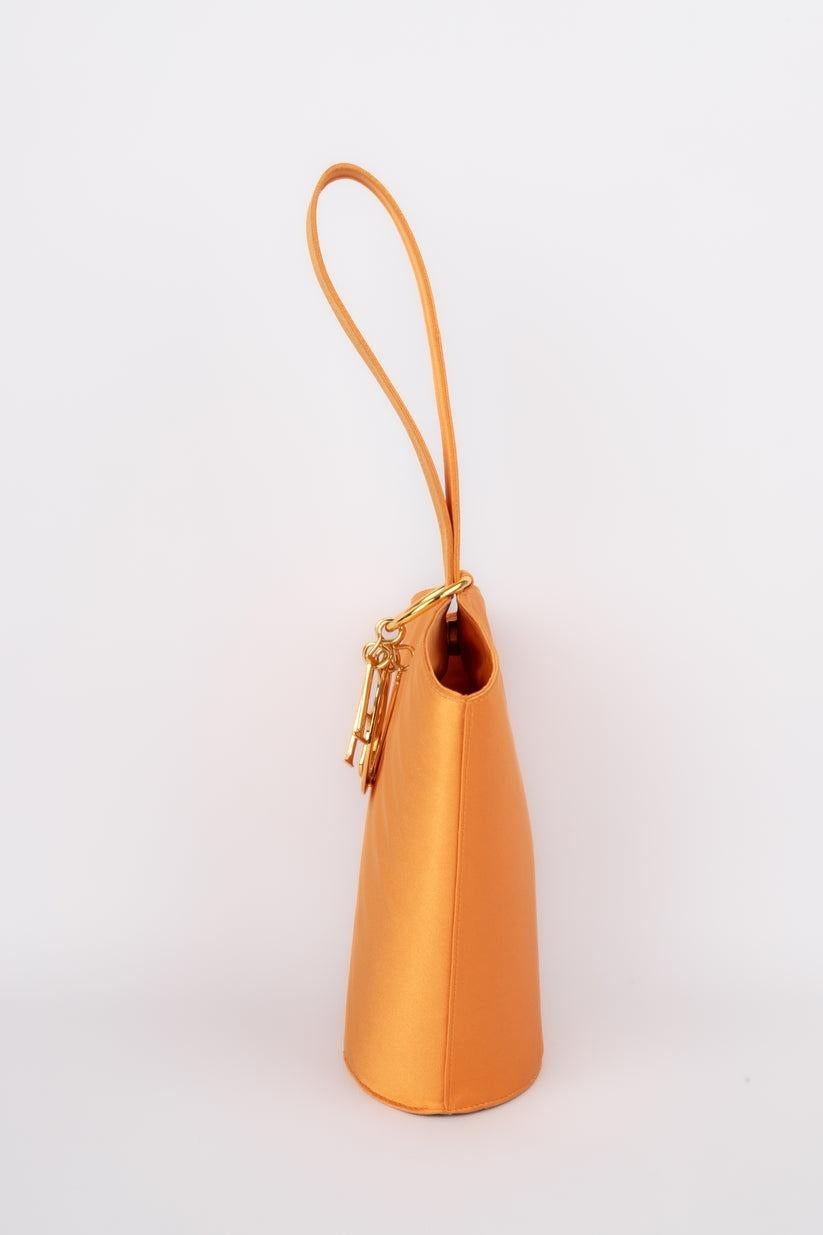 Christian Dior Orange Silk Bucket Bag In Excellent Condition For Sale In SAINT-OUEN-SUR-SEINE, FR