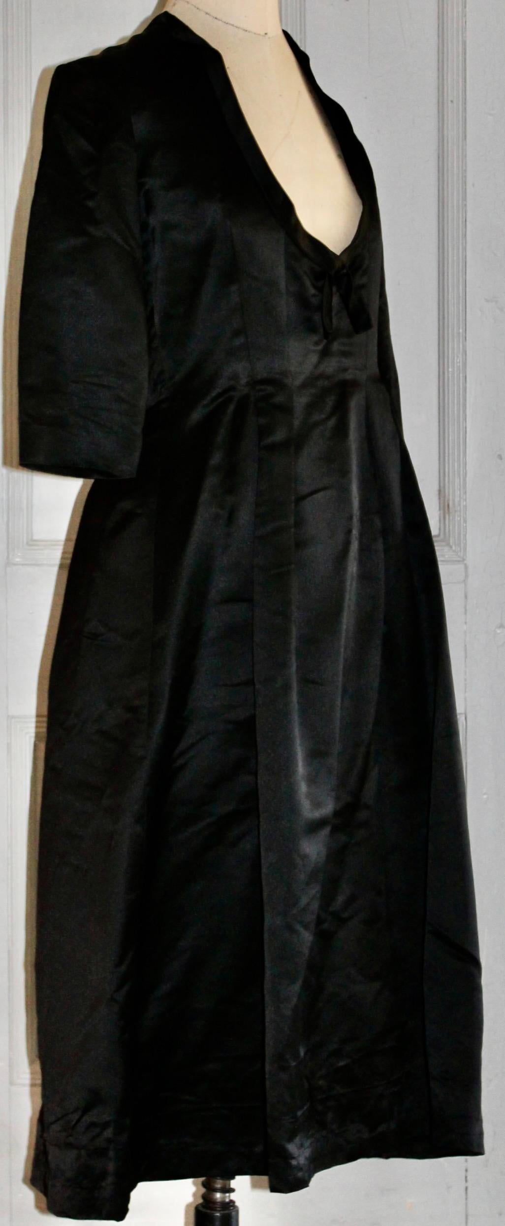 Christian Dior Original frühes schwarzes Satan/Silber-Abendkleid aus Seide Damen im Angebot