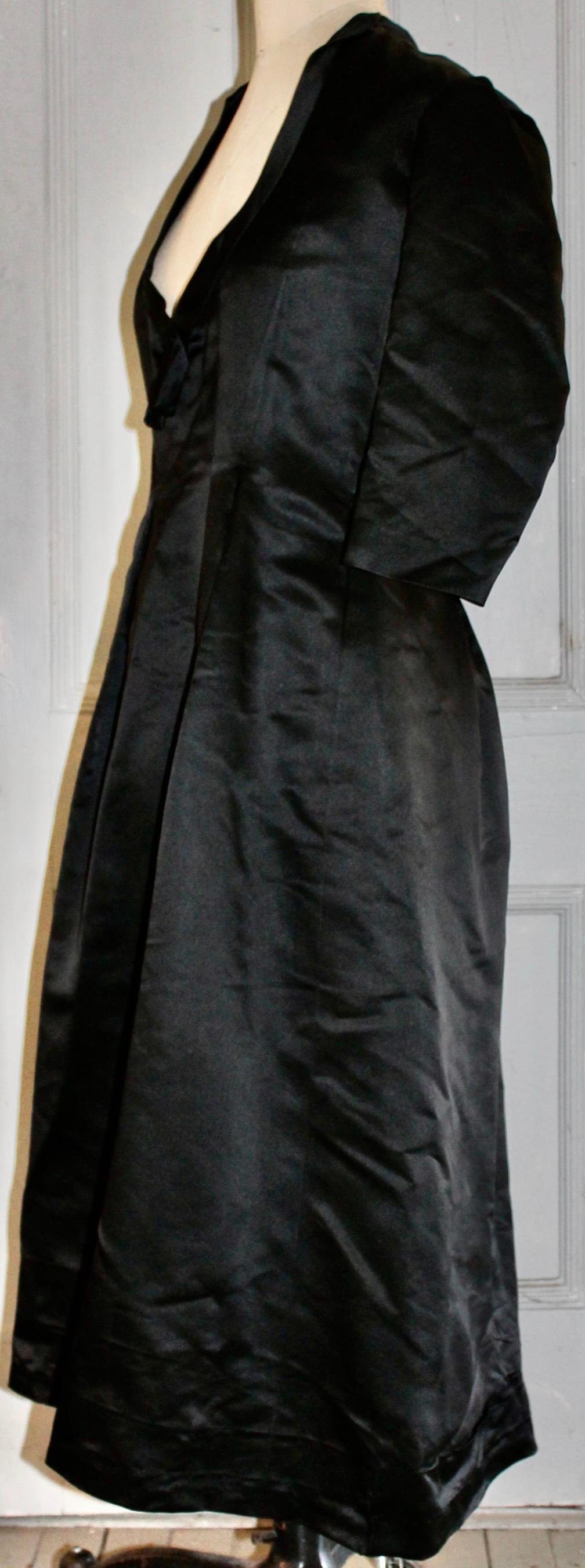 Christian Dior Original frühes schwarzes Satan/Silber-Abendkleid aus Seide im Angebot 1