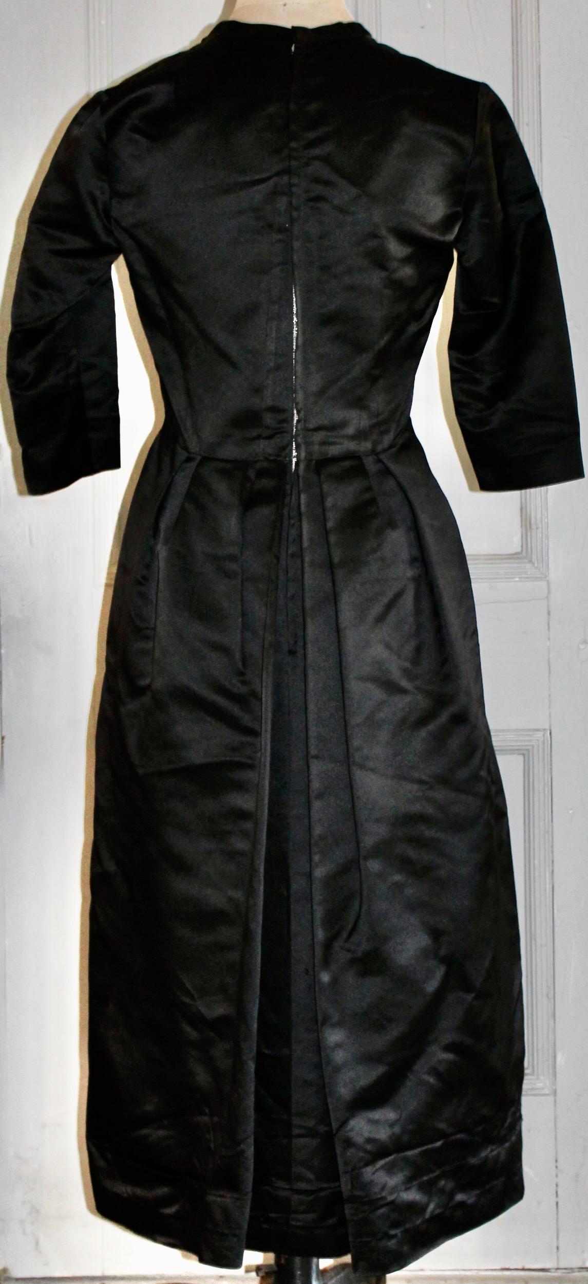 Christian Dior Original frühes schwarzes Satan/Silber-Abendkleid aus Seide im Angebot 5
