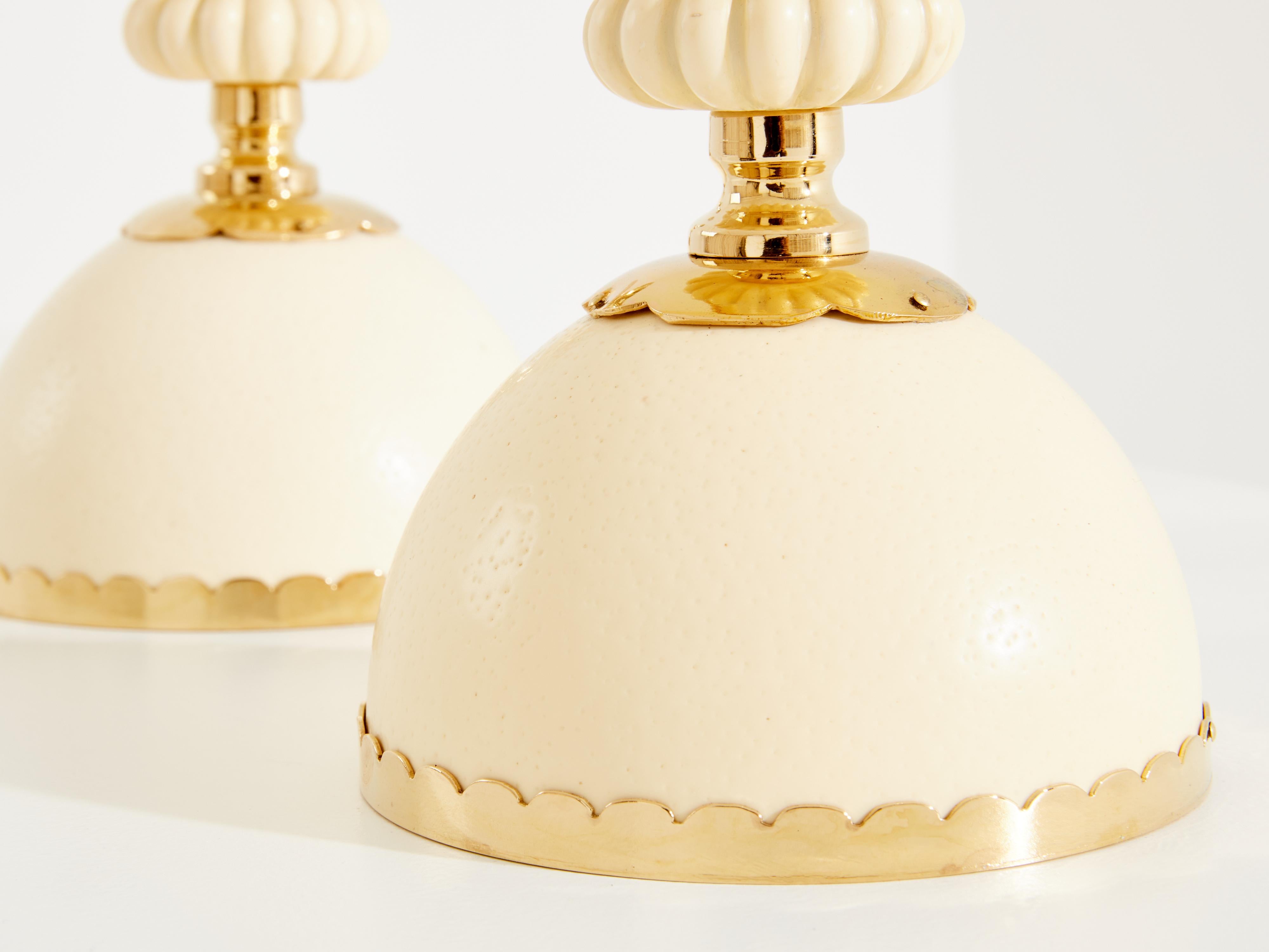 Christian Dior par de huevos de avestruz portavelas latón años 70 Italiano en venta