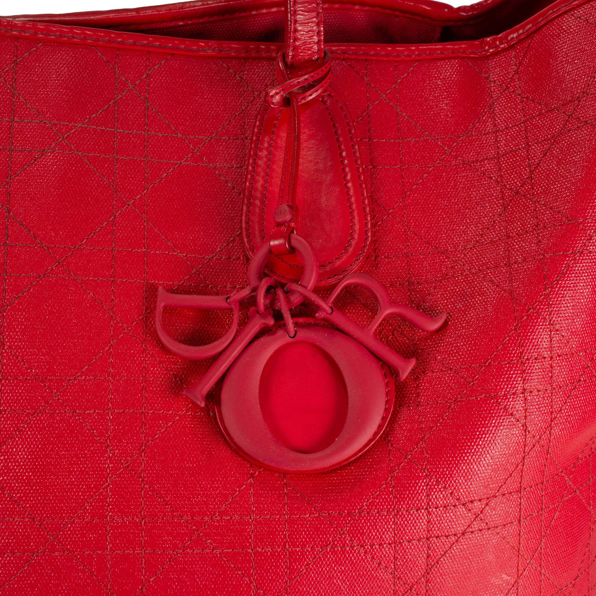 Christian Dior Panarea Medium Rot Cannage Gesteppte Nylon-Tasche Handtasche im Angebot 7