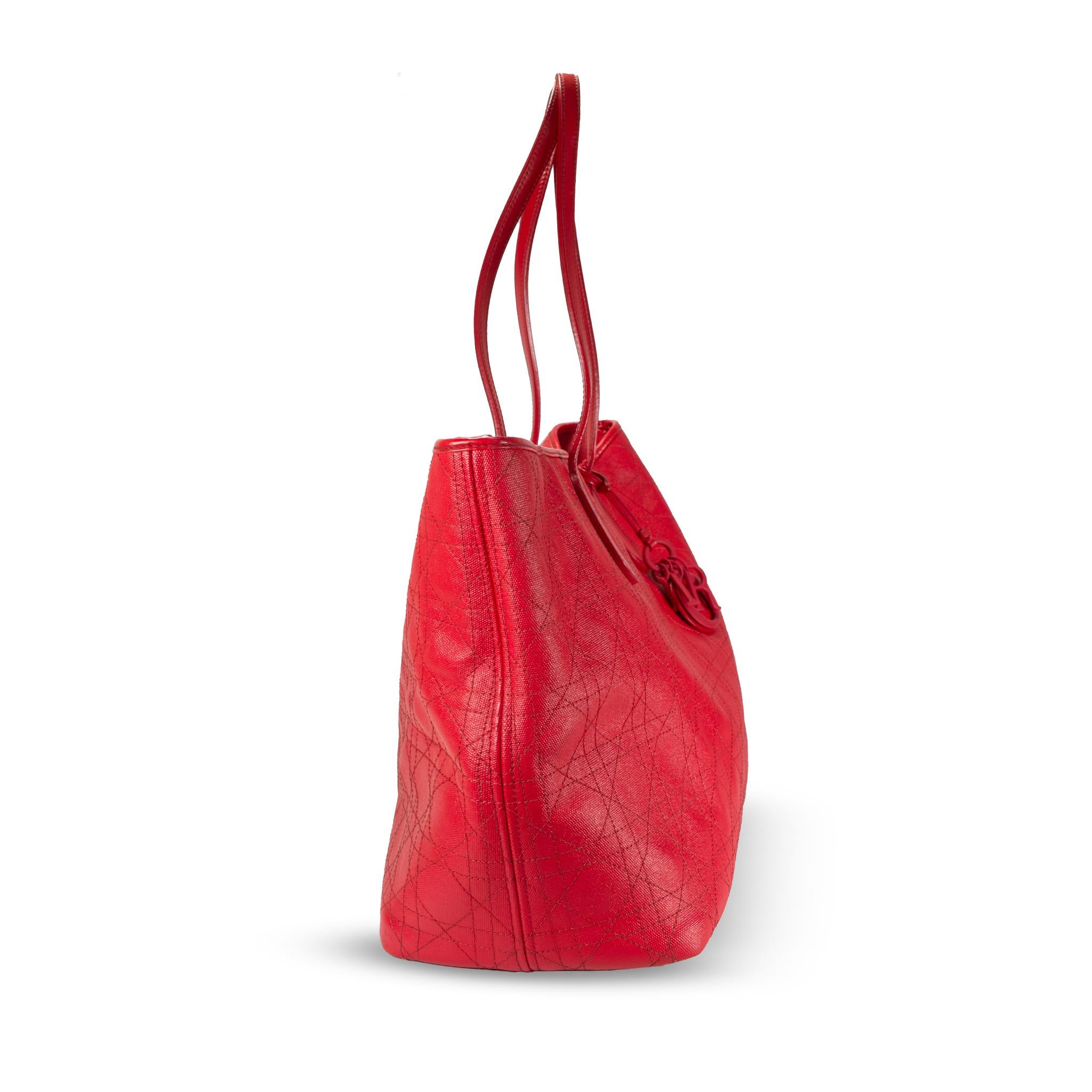 Christian Dior Panarea Medium Rot Cannage Gesteppte Nylon-Tasche Handtasche im Angebot 1