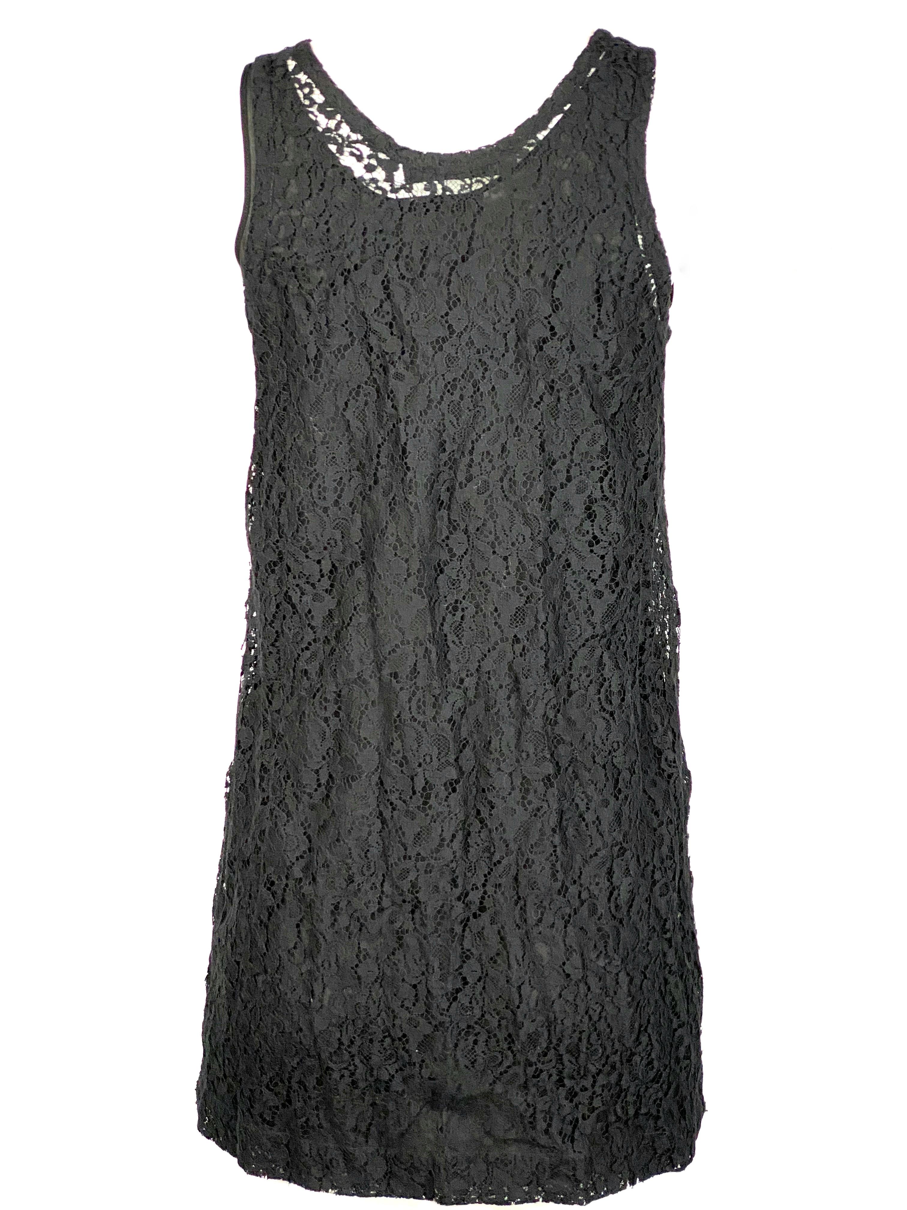 Christian Dior Paris Black Silk Floral Lace Top Tunic  In Excellent Condition For Sale In Beverly Hills, CA