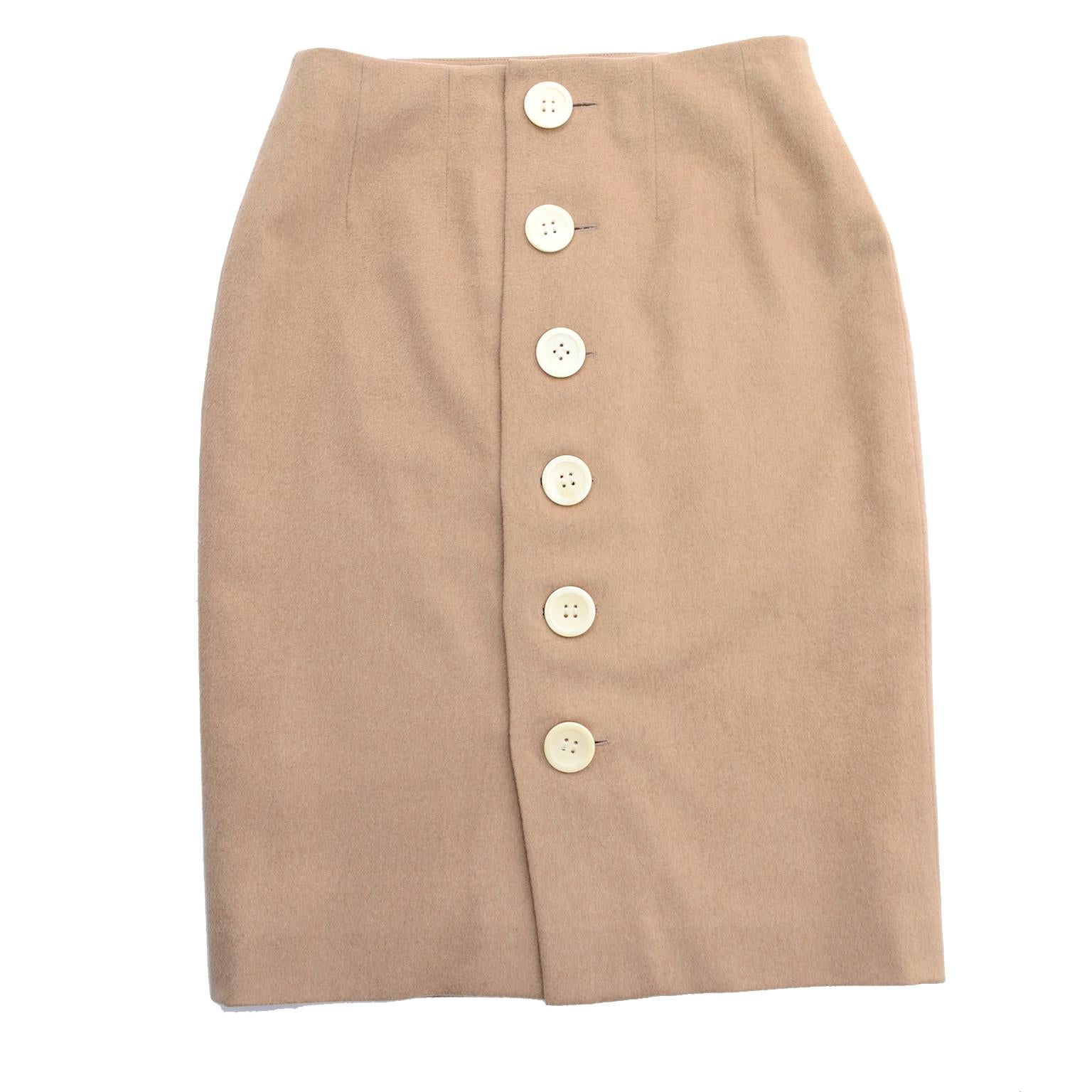 Christian Dior Paris Camel Pencil Skirt With Back Buttons & SIlk Lining Size 8 For Sale 2