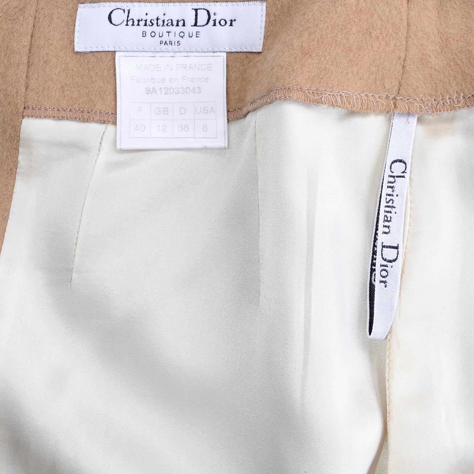 Christian Dior Paris Camel Pencil Skirt With Back Buttons & SIlk Lining Size 8 For Sale 3