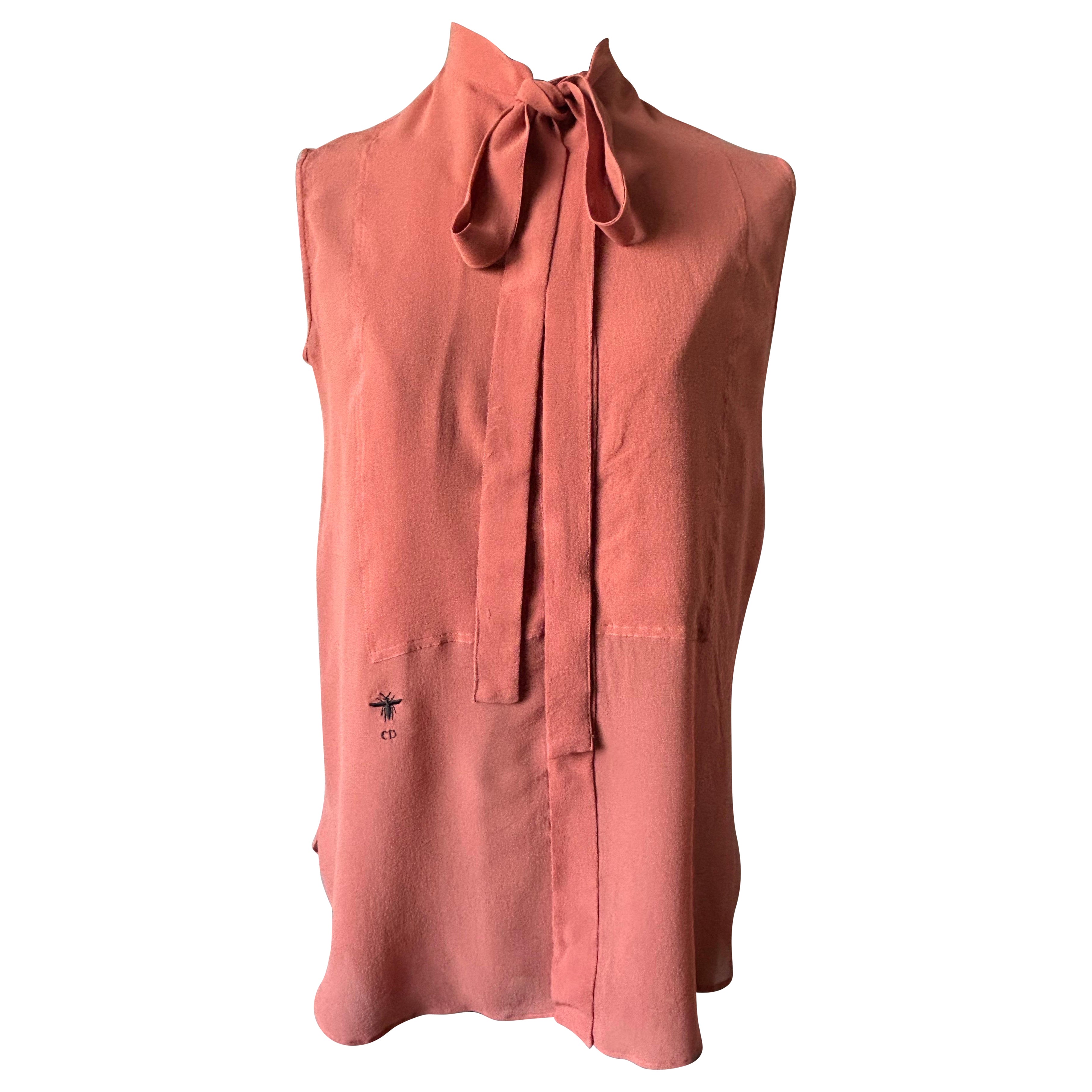 Blusa Christian Dior Paris de Seda Lavallière con Abeja Bordada