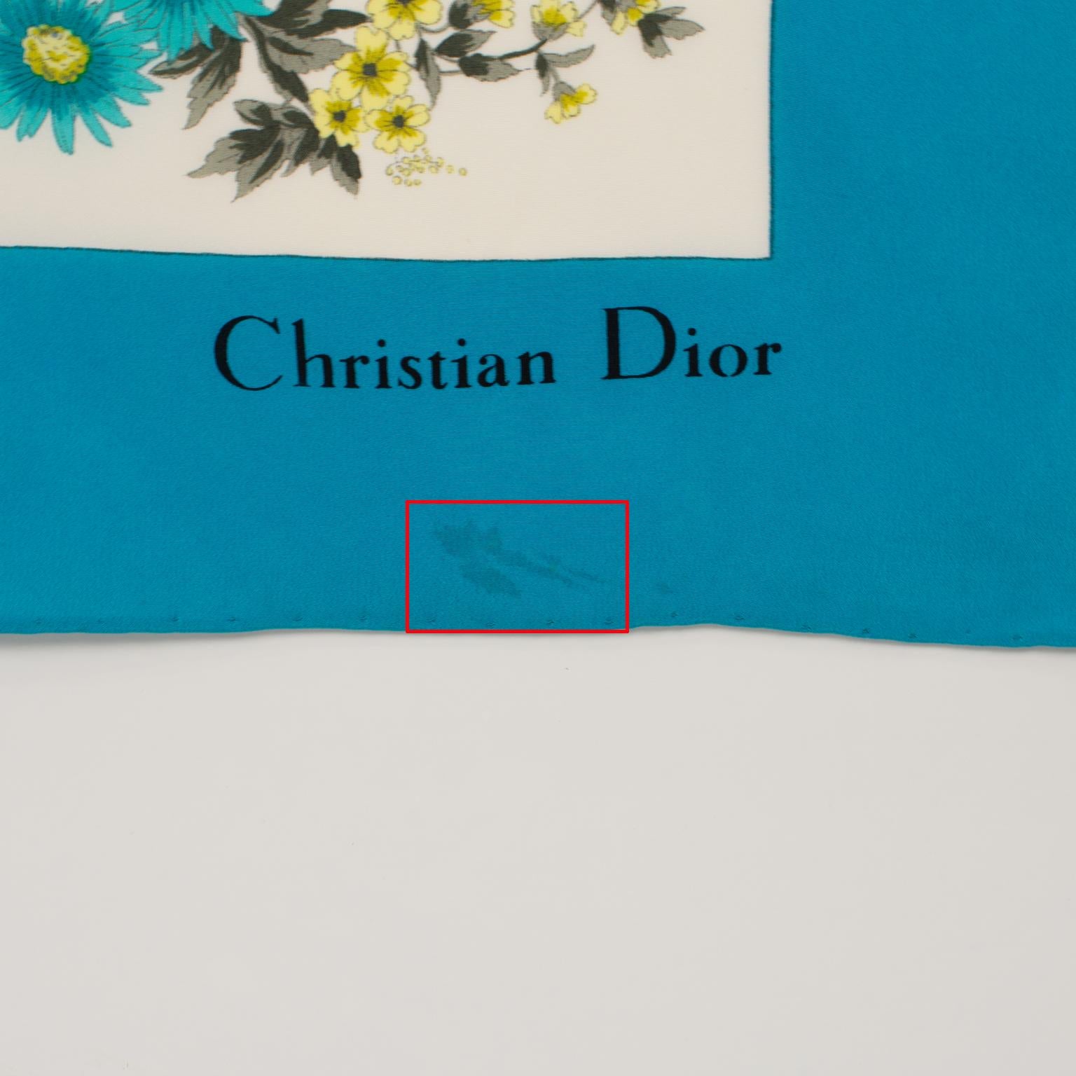 Christian Dior Paris - Écharpe en soie imprimée à fleurs, en bleu et lavande en vente 3