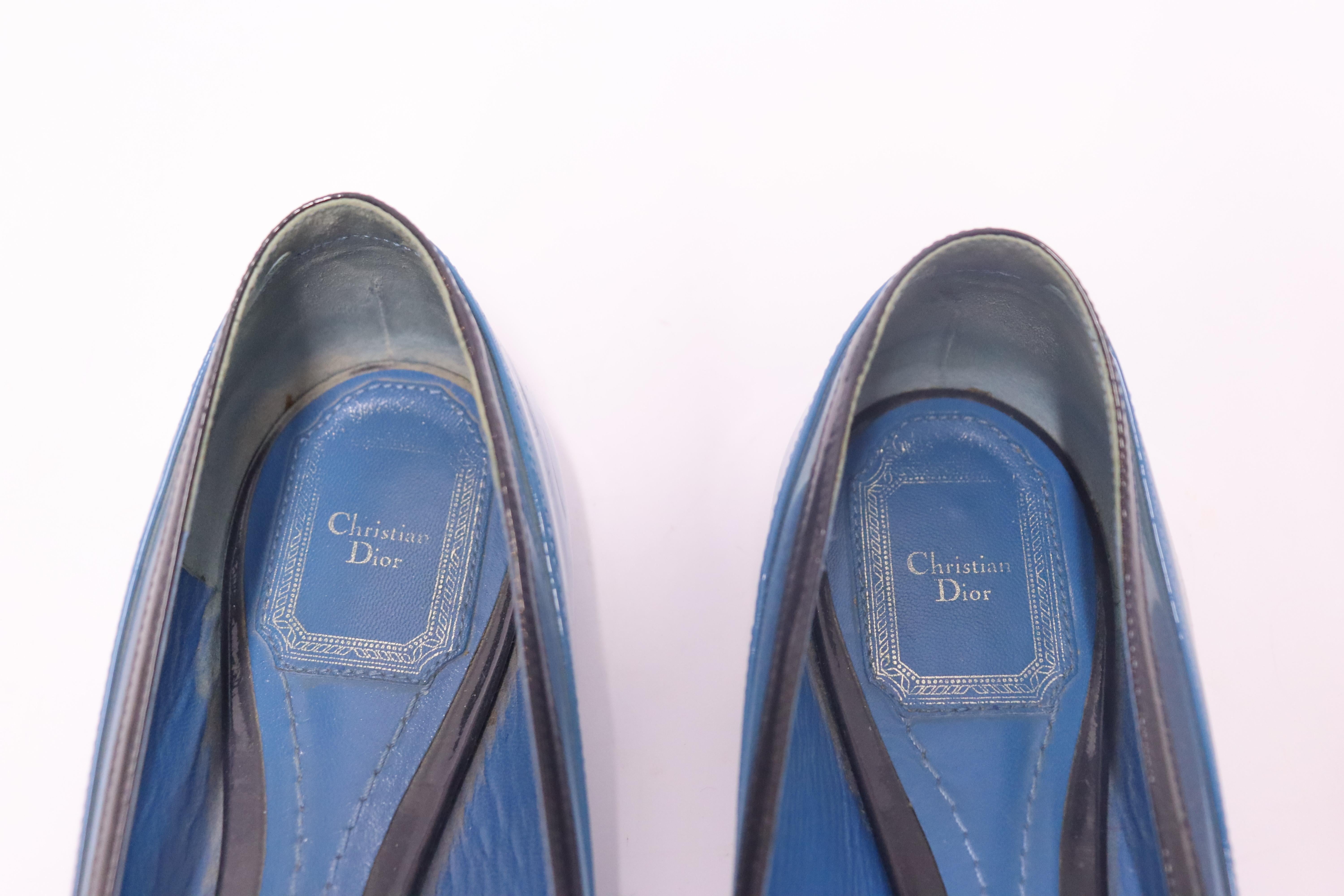 Christian Dior Blaue flache Pumps aus Lackleder mit spitzer Zehe Größe EU 38 im Angebot 7