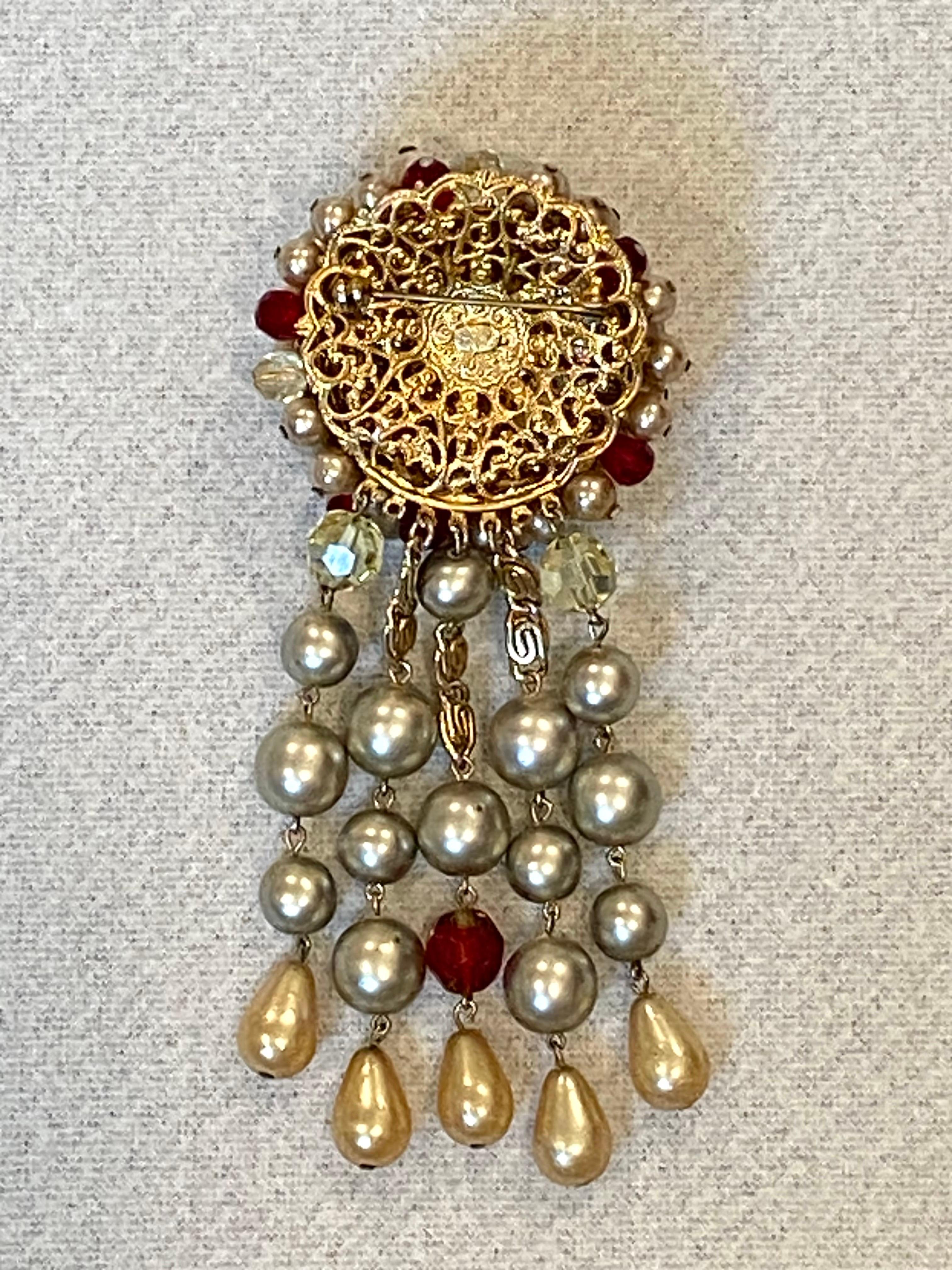 Broche de perlas y cristal con flecos Christian Dior de Henkel and Grosse de 1961 en venta 9
