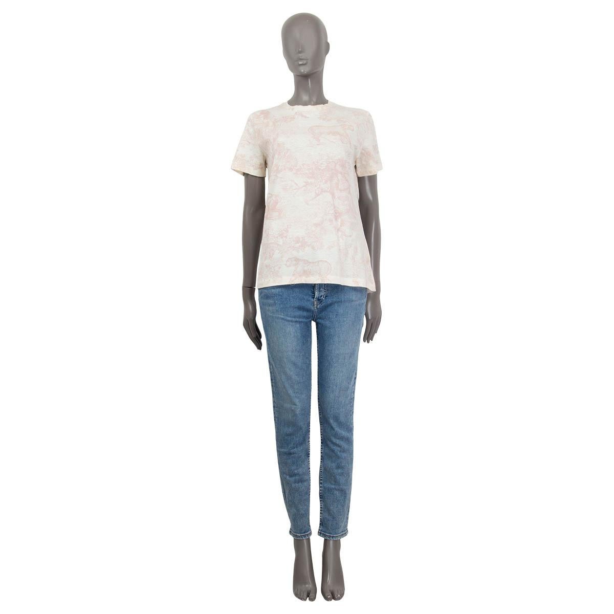 100% authentic Christian Dior Cruise 2019 Toile De Jouy t-shirt in beige and dusty rose cotton (86%) and linen (14%). Features short sleeves. Unlined. Has been worn and is in excellent condition. 

Measurements
Tag Size	S
Size	S
Shoulder Width	41cm