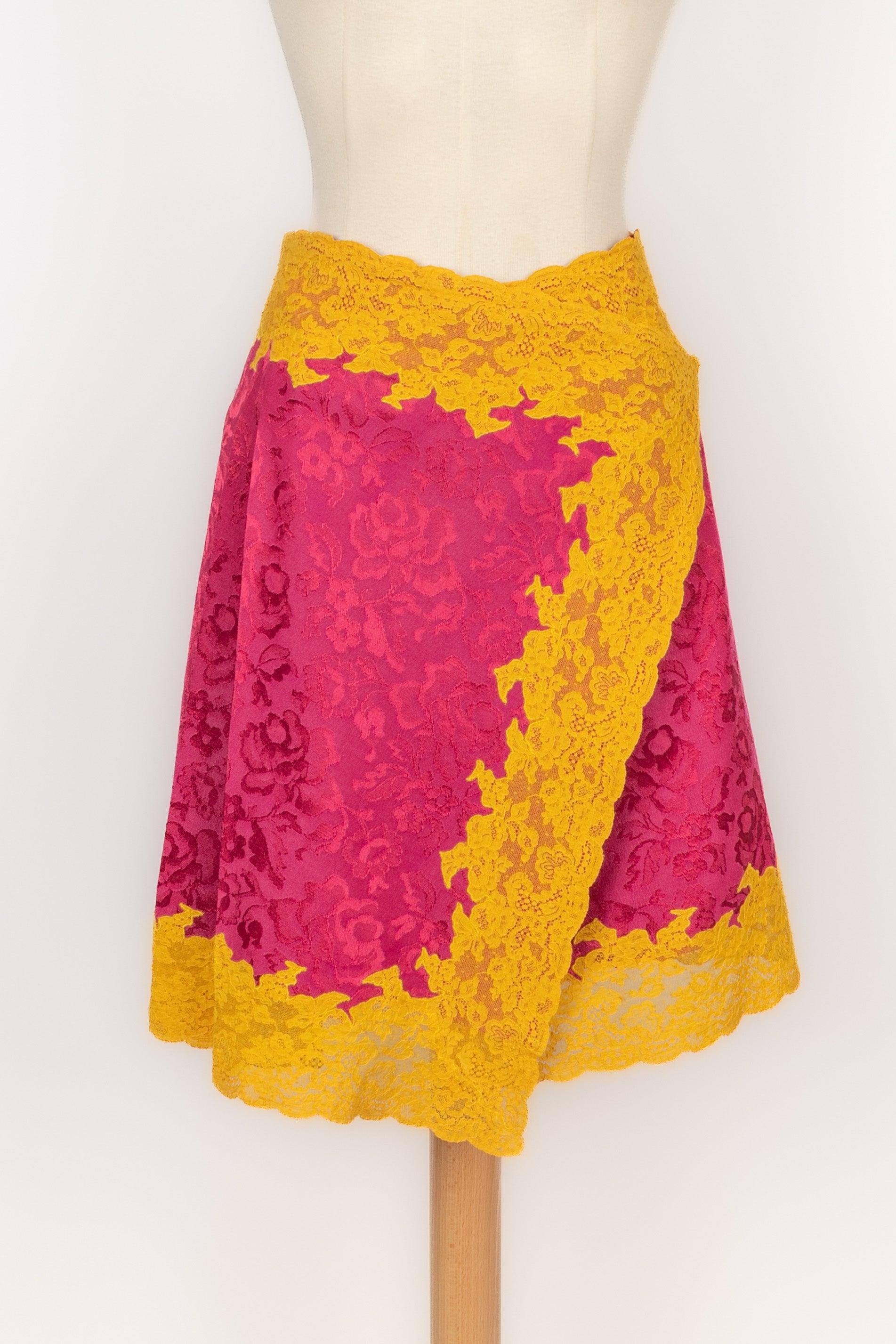 Christian Dior Pink Jacquard Set Embroidered with Yellow Lace, 1998 For Sale 3