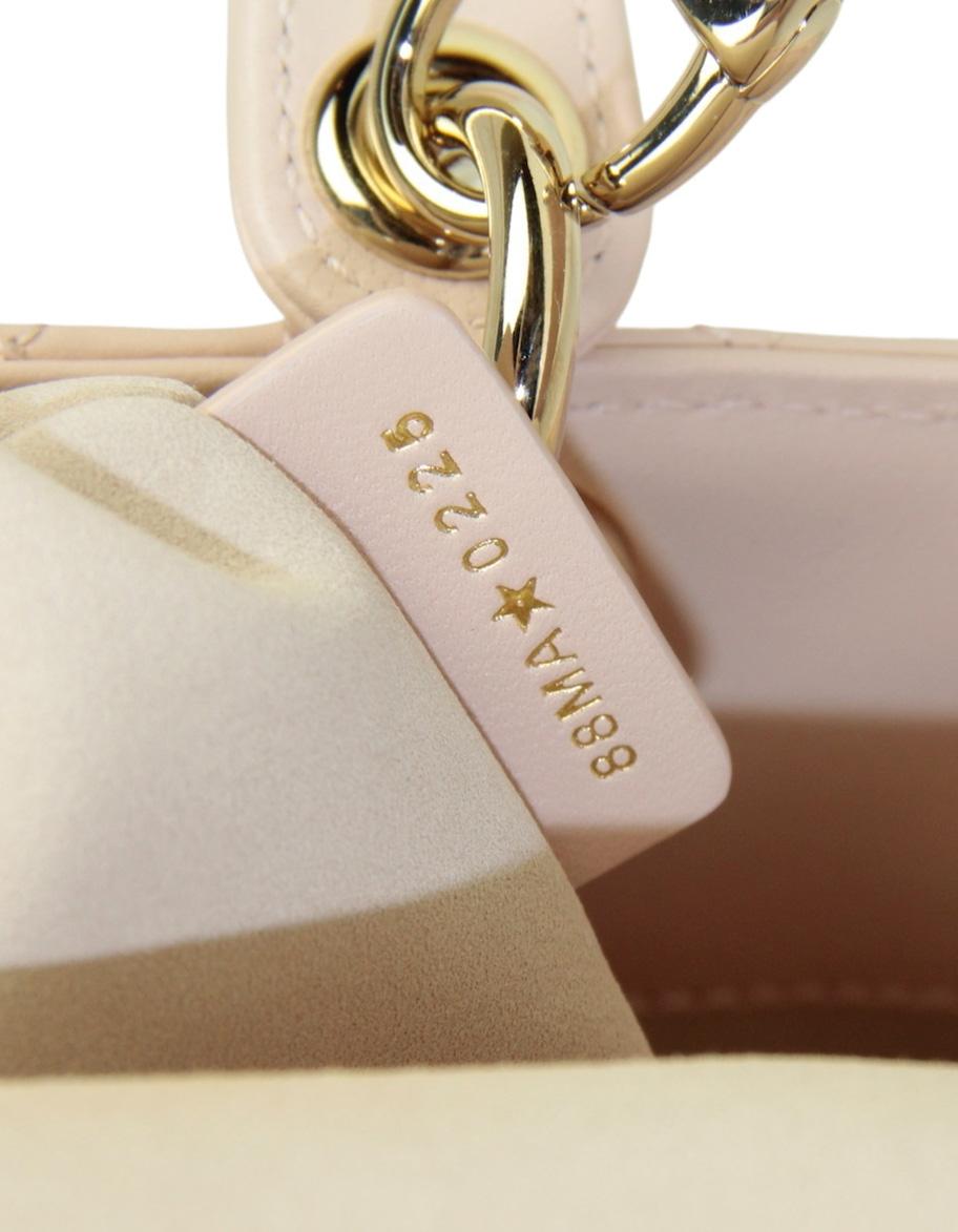 Christian Dior Borsa media trapuntata in pelle rosa Cannage Dior in vendita 5