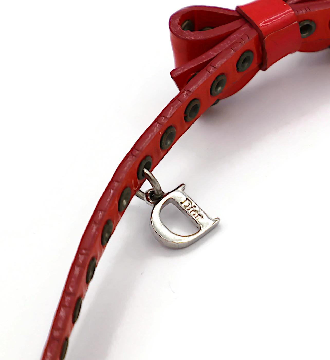 CHRISTIAN DIOR Bracelet à nœud en cuir verni rose en vente 9