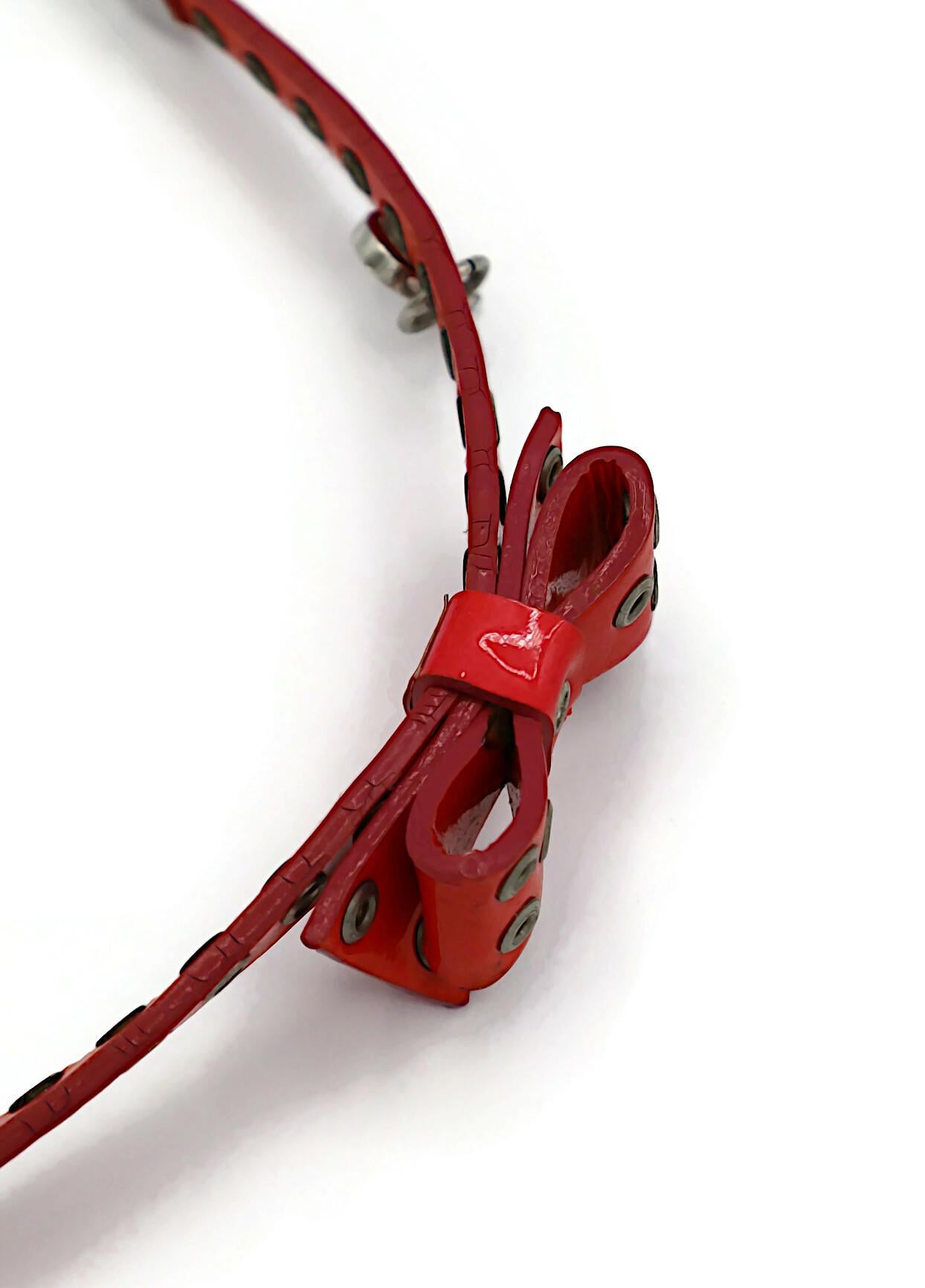 CHRISTIAN DIOR Bracelet à nœud en cuir verni rose en vente 12