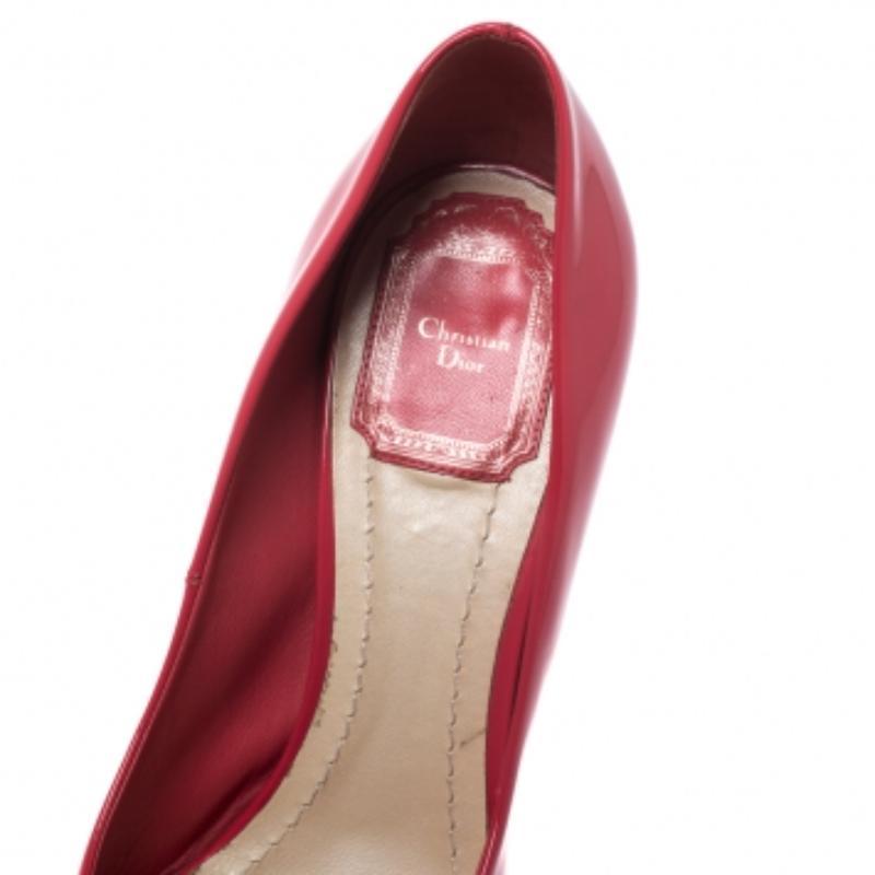 Christian Dior Rosa Lackleder Peep Toe Plateau Pumps Größe 37,5 im Zustand „Gut“ im Angebot in Dubai, Al Qouz 2