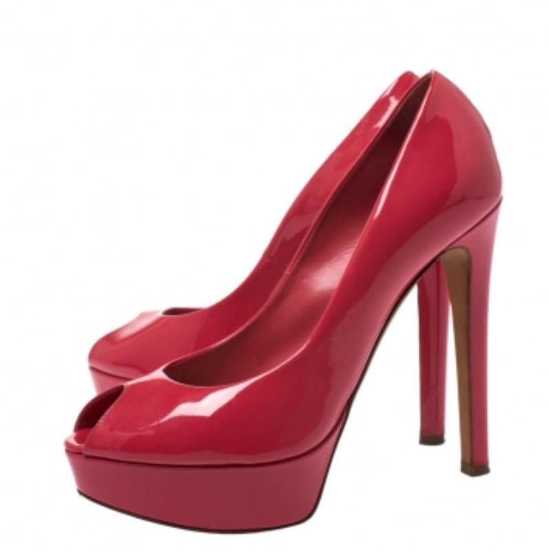 Christian Dior Rosa Lackleder Peep Toe Plateau Pumps Größe 37,5 im Angebot 2
