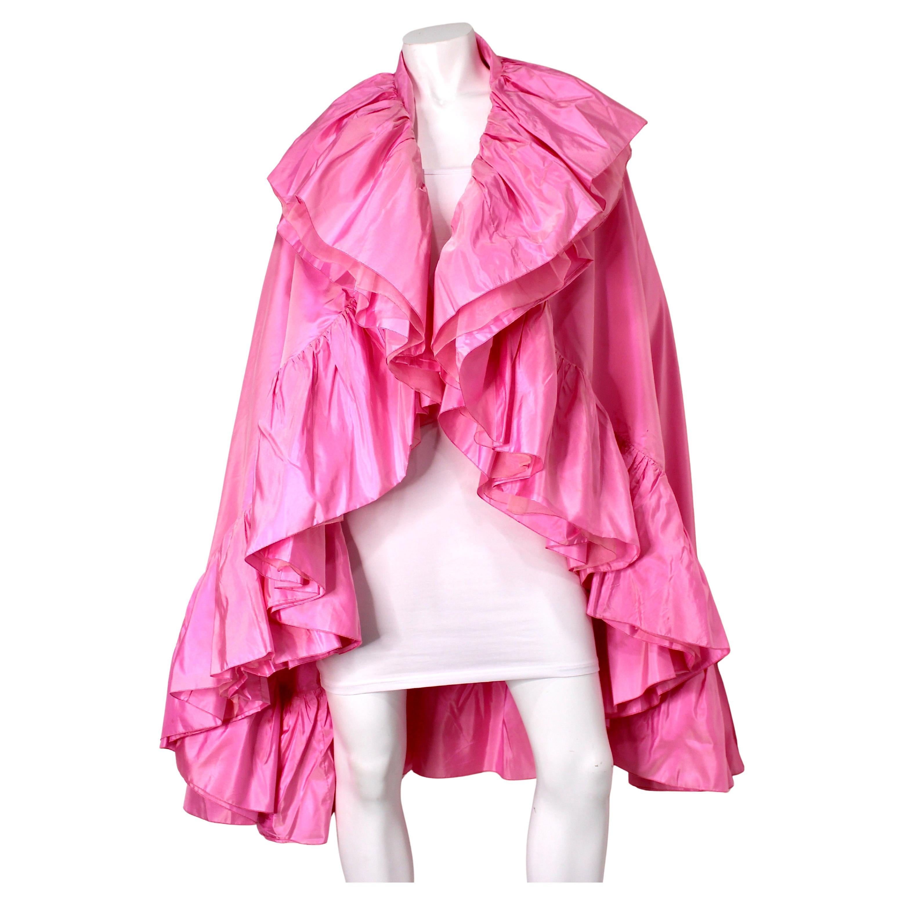 Christian Dior Scialle con volant in taffetà di seta rosa, circa anni '70