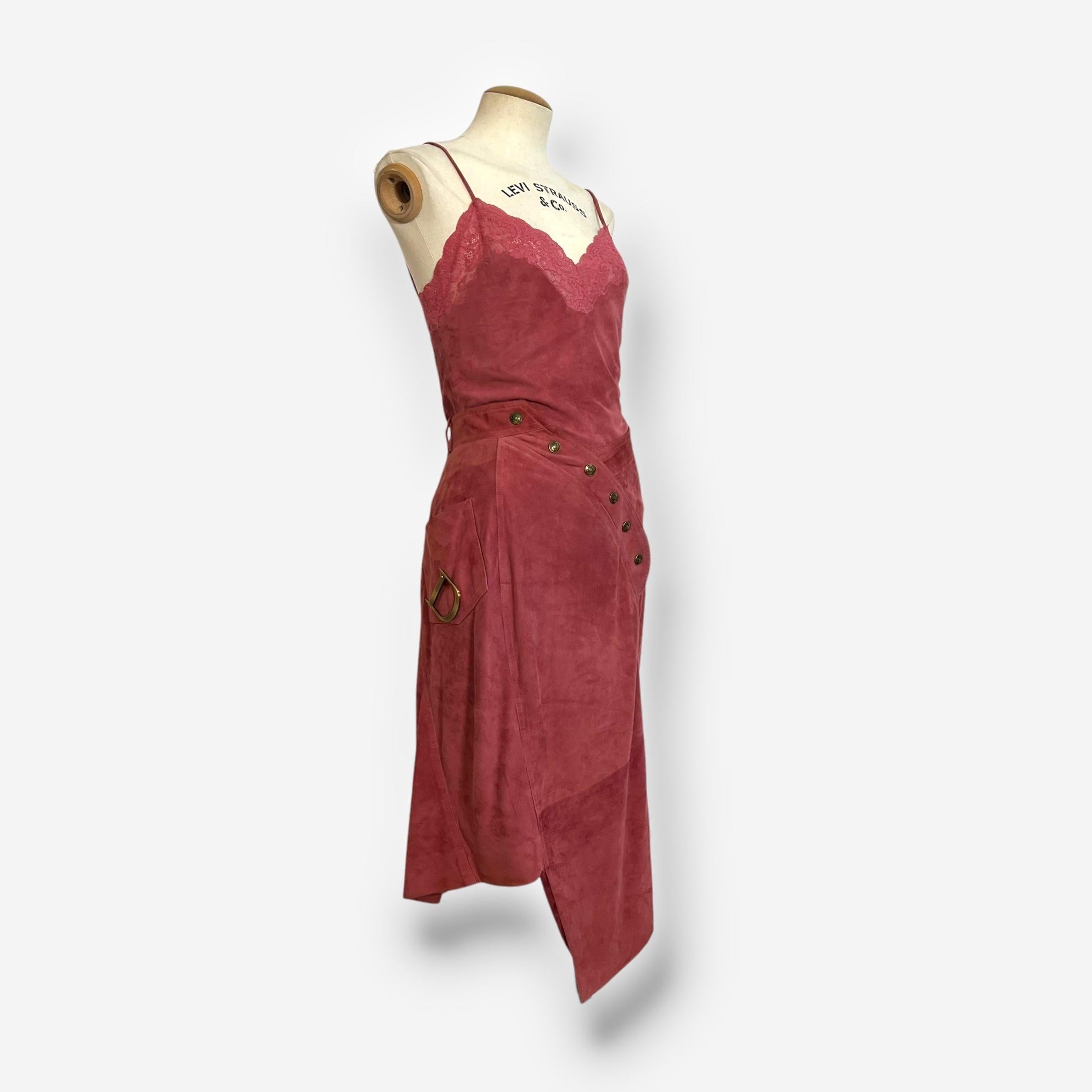 Donna Christian Dior Set due pezzi in pizzo e camoscio rosa, Autunno/Inverno 2000 in vendita