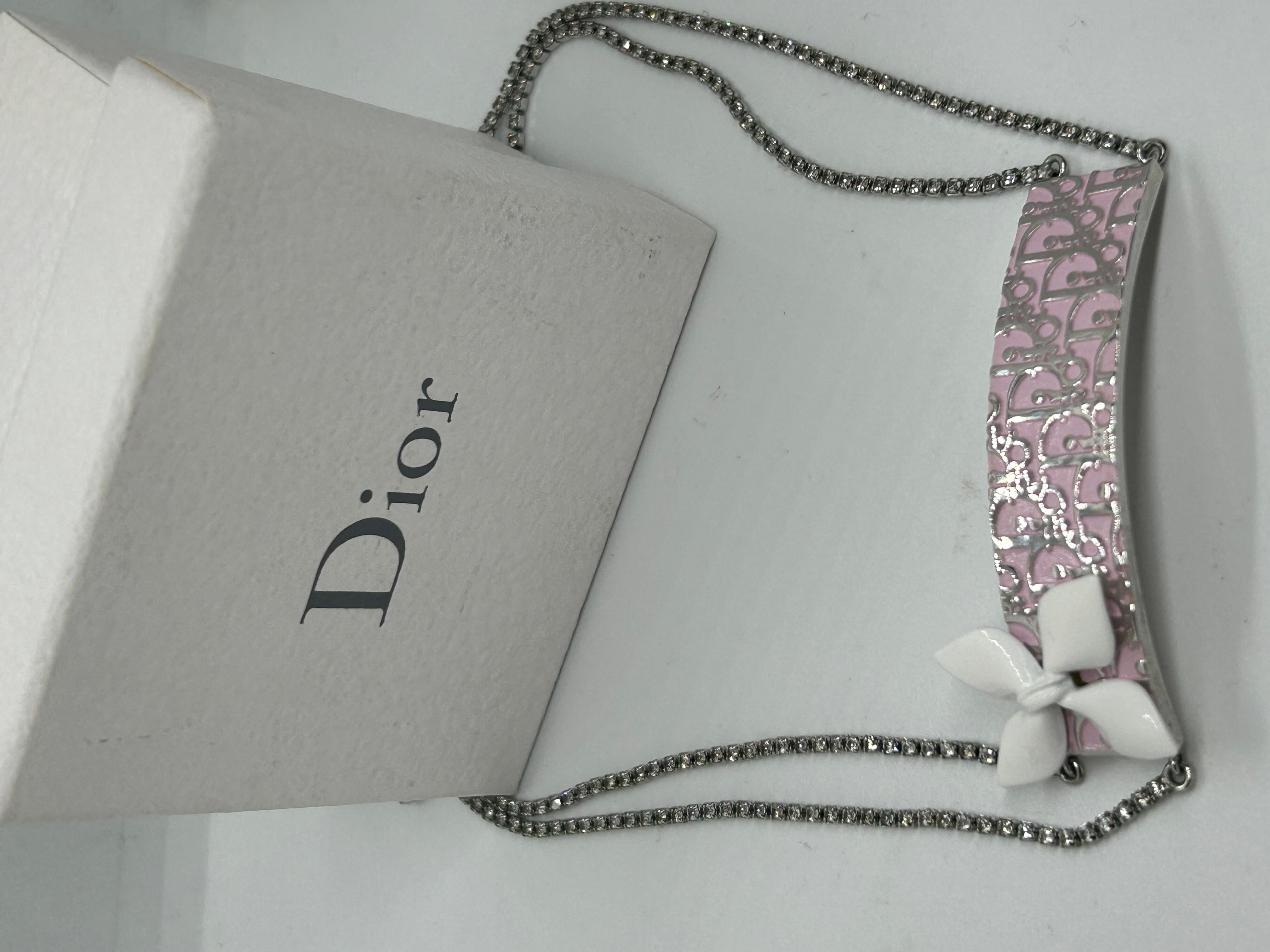  Collier ras de cou Christian Dior avec logo trotter rose Pour femmes 