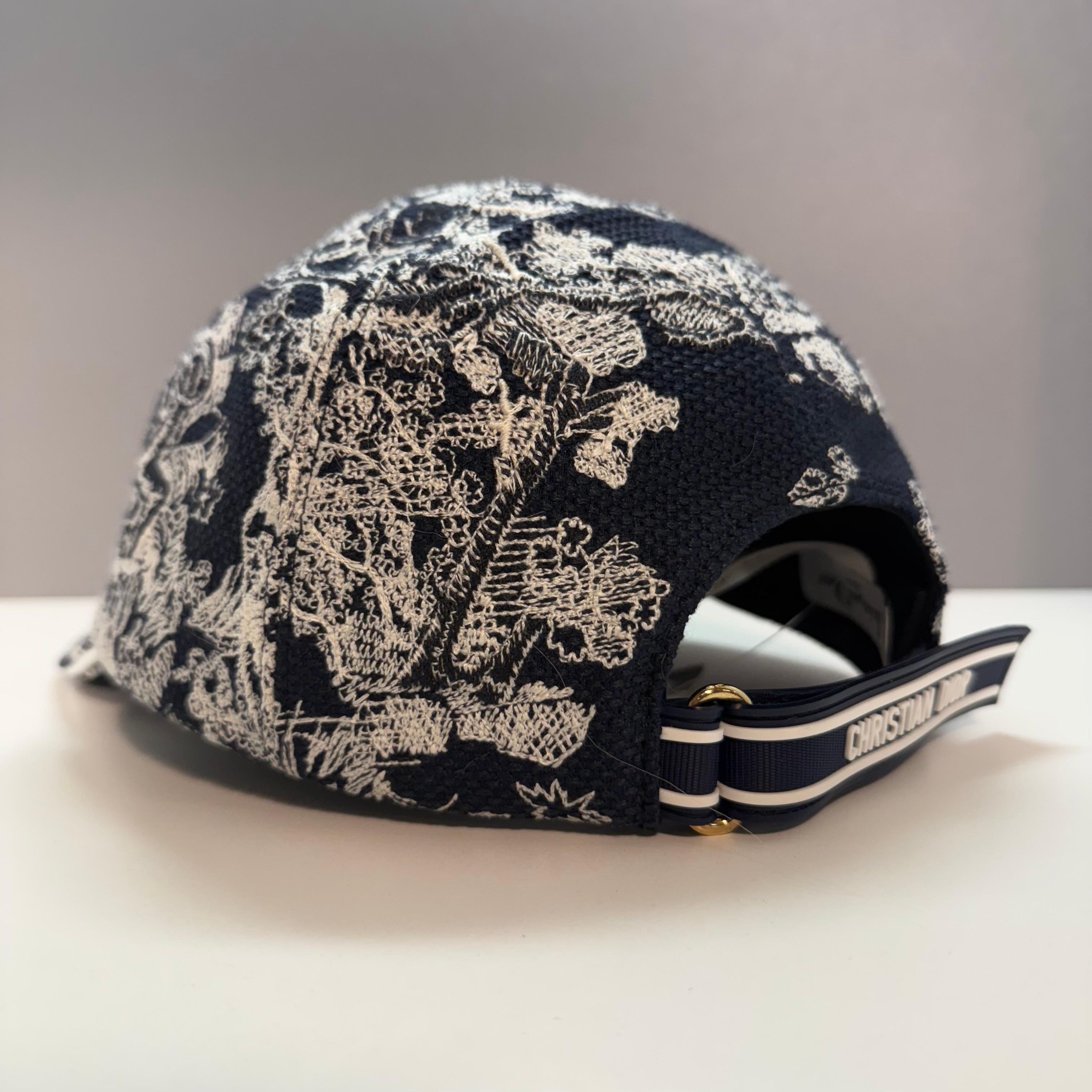 Noir Christian Dior Player Blue White Cap Size 57 en vente