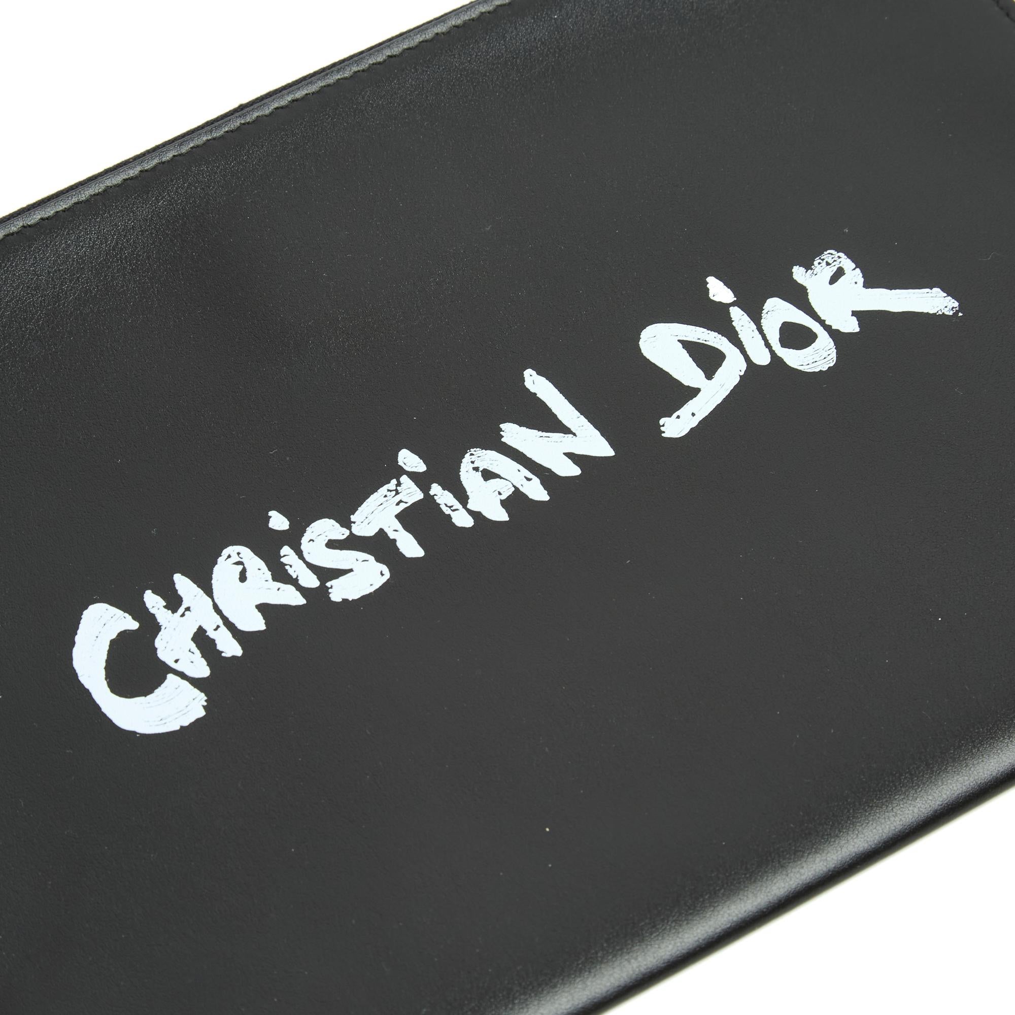 Christian Dior Pochette Dior Daily Script Schwarze Leder Clutch im Zustand „Neu“ im Angebot in PARIS, FR