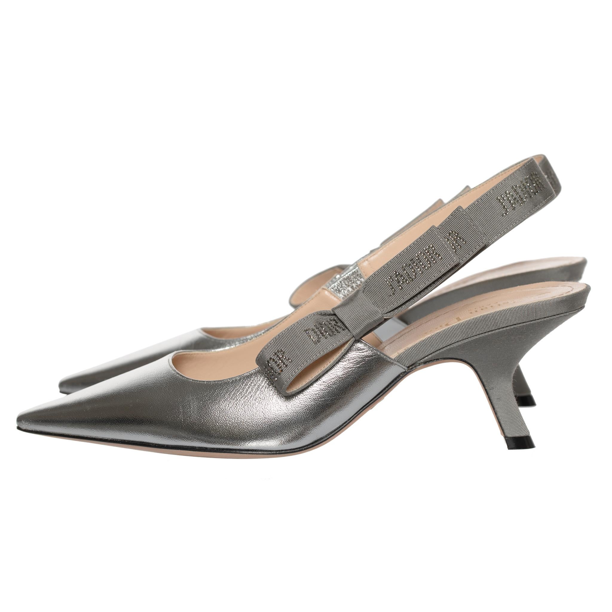 Christian Dior Pointed Metallic Silver Slingback Kitten Heel 39.5 FR For Sale 1