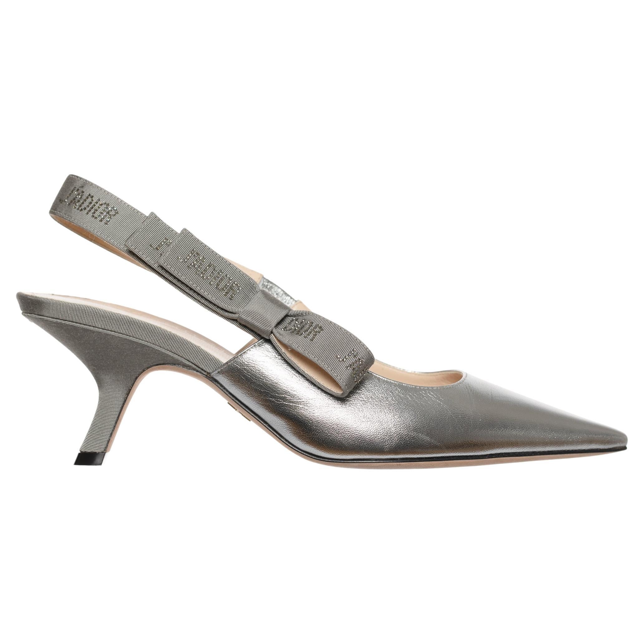 Christian Dior Pointed Metallic Silver Slingback Kitten Heel 39.5 FR For Sale