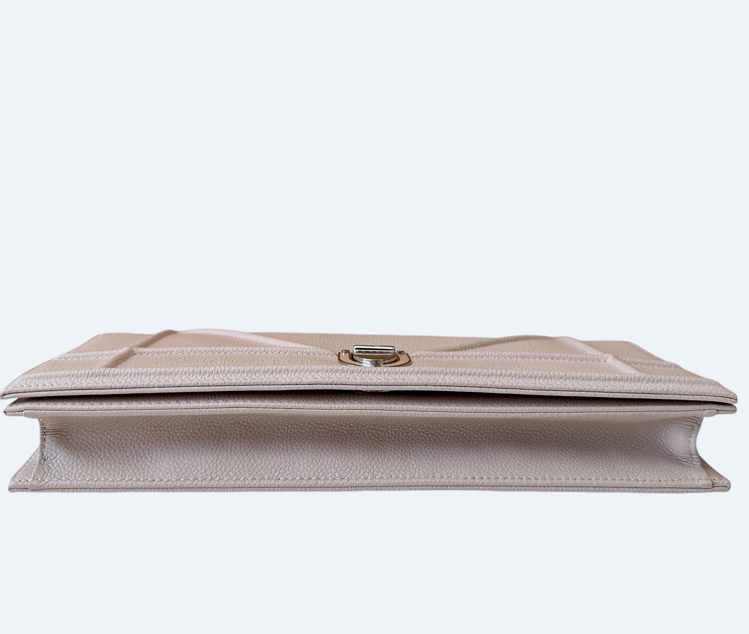 Christian Dior - Sac Diorama - Pochette à chaîne en cuir rose poudré en vente 3