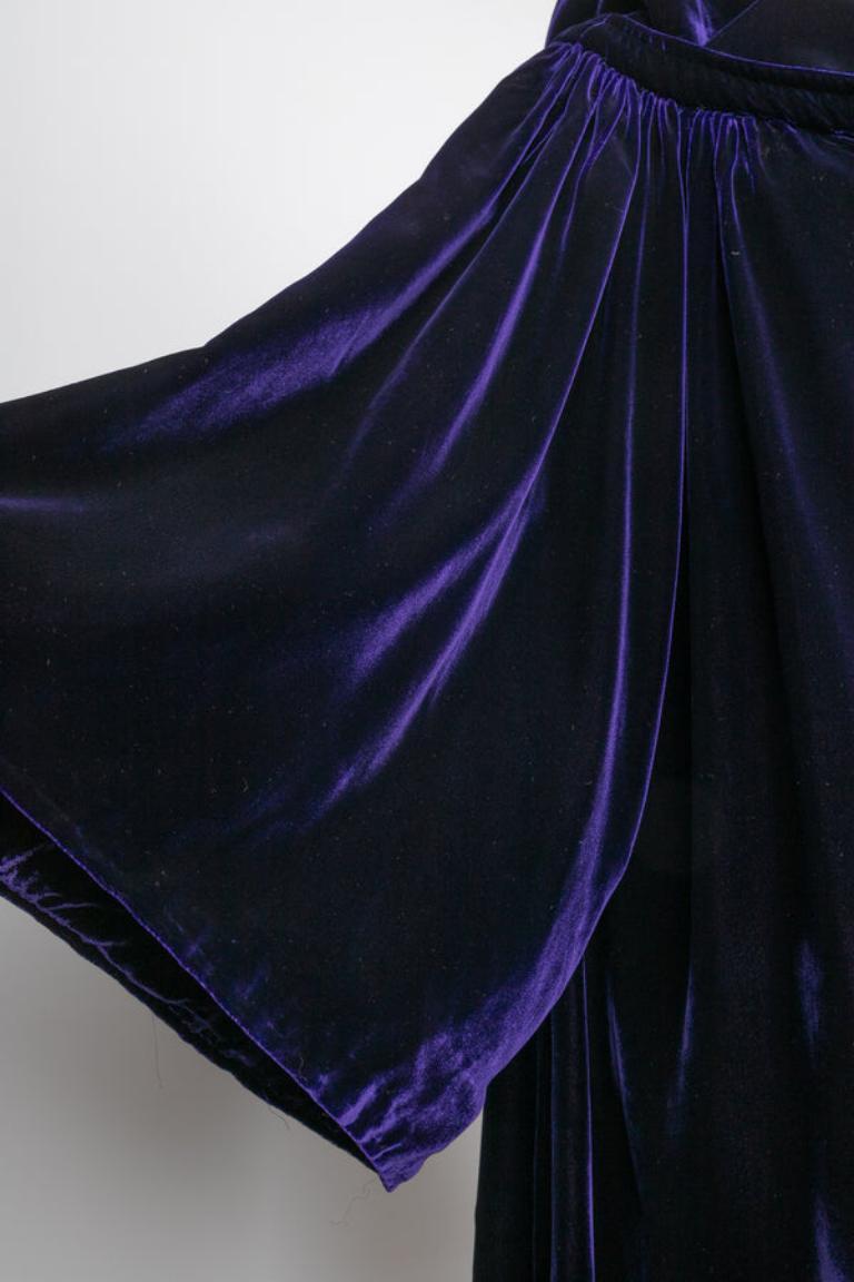 Manteau en velours mélangé violet de Christian Dior en vente 3
