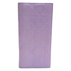 Christian Dior Lila Brieftasche aus Lammfell und Leder in Violett
