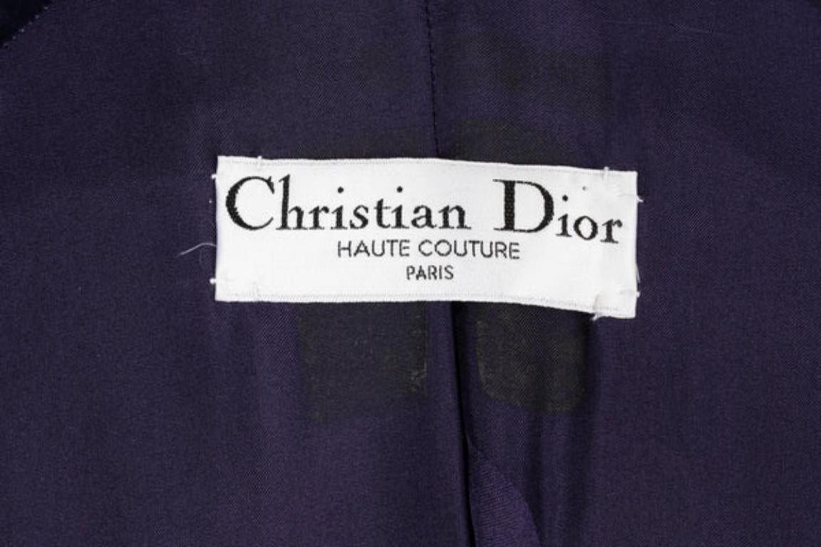 Manteau haute couture Christian Dior violet en velours de soie, 2005 en vente 8