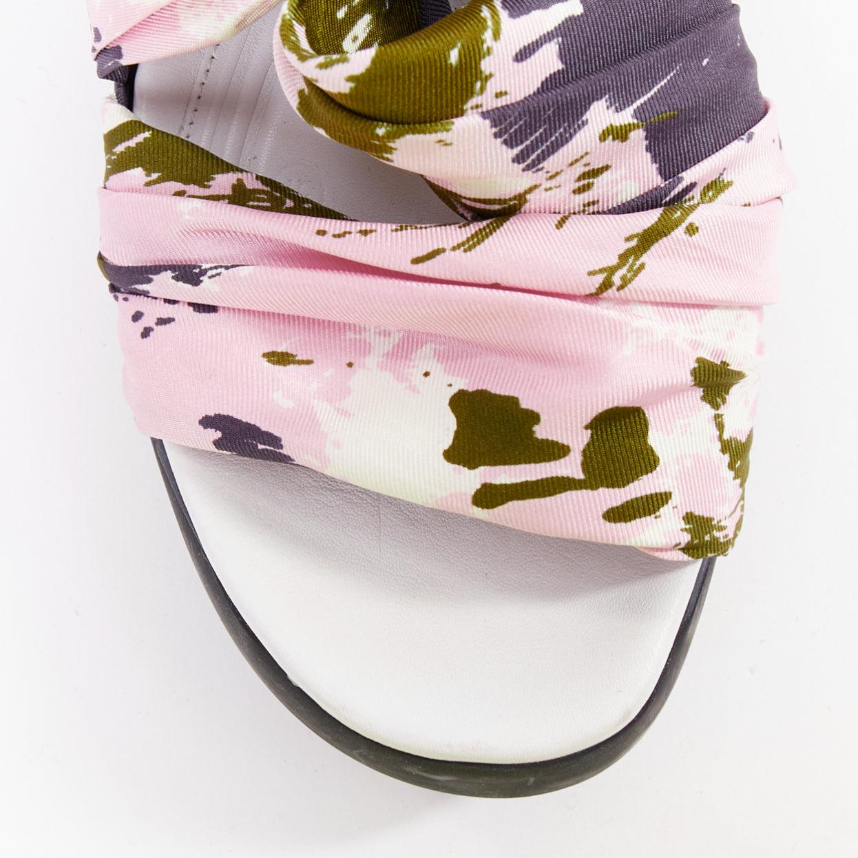 CHRISTIAN DIOR Raf Simons 2015 Brooklyn rose vert foulard sandales gladiateurs EU38 en vente 1