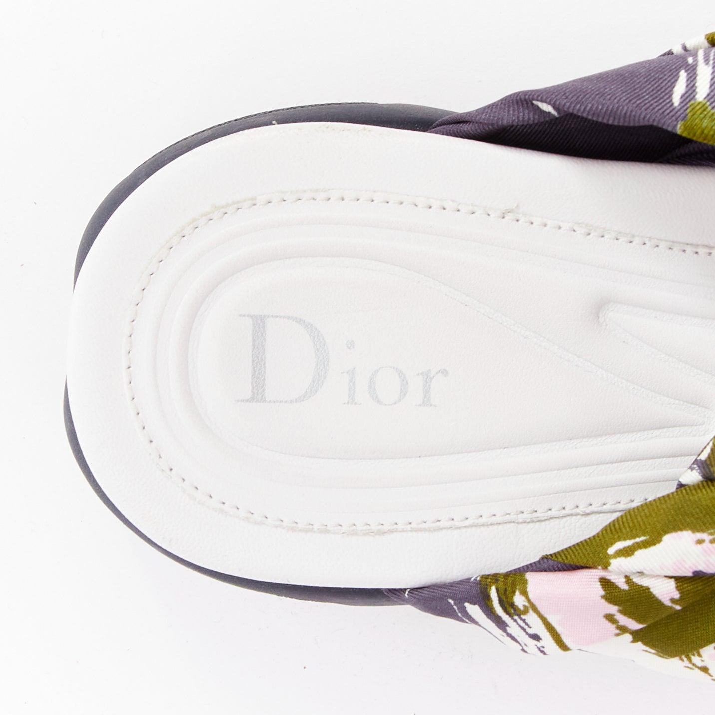 CHRISTIAN DIOR Raf Simons 2015 Brooklyn rose vert foulard sandales gladiateurs EU38 en vente 4