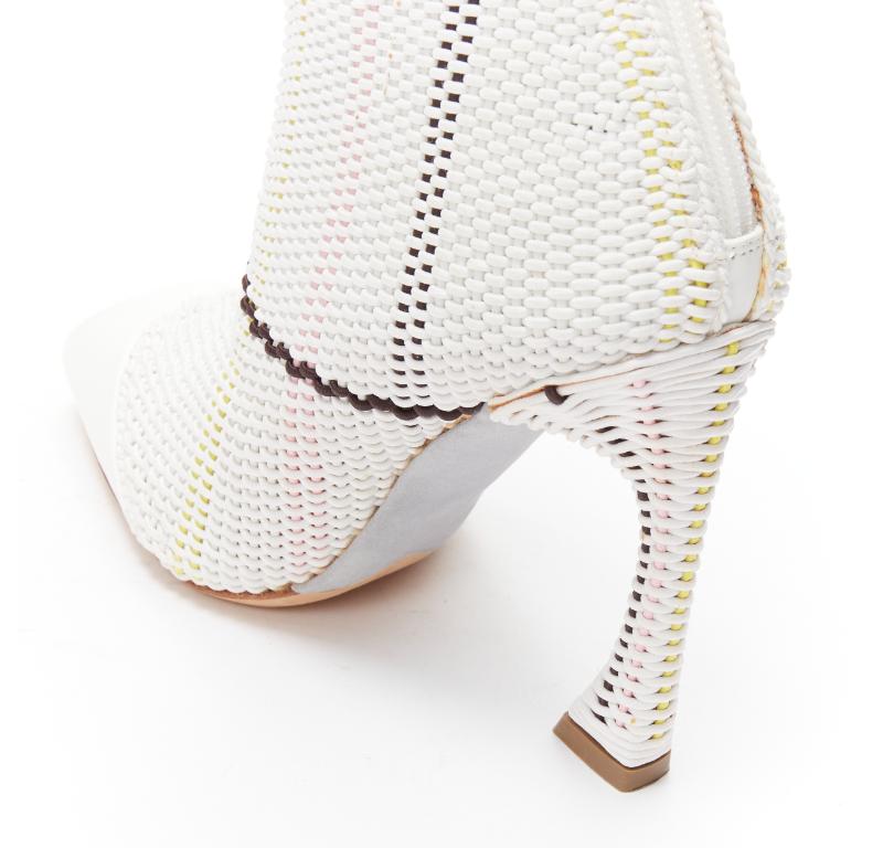 CHRISTIAN DIOR Raf Simons 2015 Runway white woven leather heeled boots EU36
Reference: TGAS/C01890
Brand: Dior
Designer: Raf Simons
Collection: SS 2015 - Runway
Material: Leather
Color: White, Black
Pattern: Plaid
Closure: Zip
Extra Details: Knitted