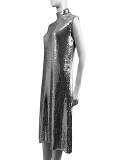 Christian Dior Raf Simons for Christian Dior, abito in paillettes d'argento della Prefall 2015