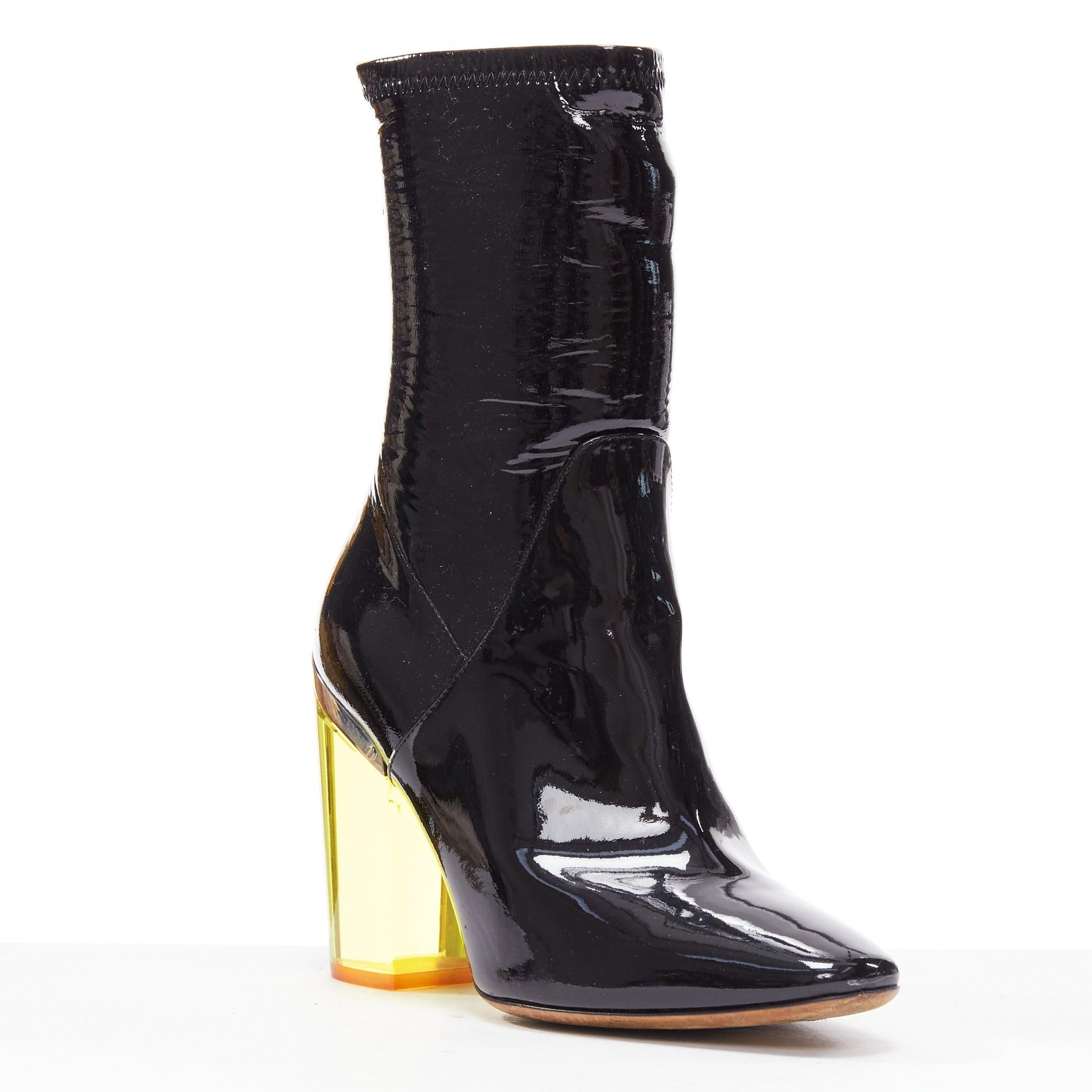 CHRISTIAN DIOR Raf Simons Runway black patent yellow lucite boots EU36
Reference: EALU/A00036
Brand: Dior
Designer: Raf Simons
Collection: Runway
Material: Patent Leather, PVC
Color: Black, Yellow
Pattern: Solid
Closure: Zip
Lining: Nude