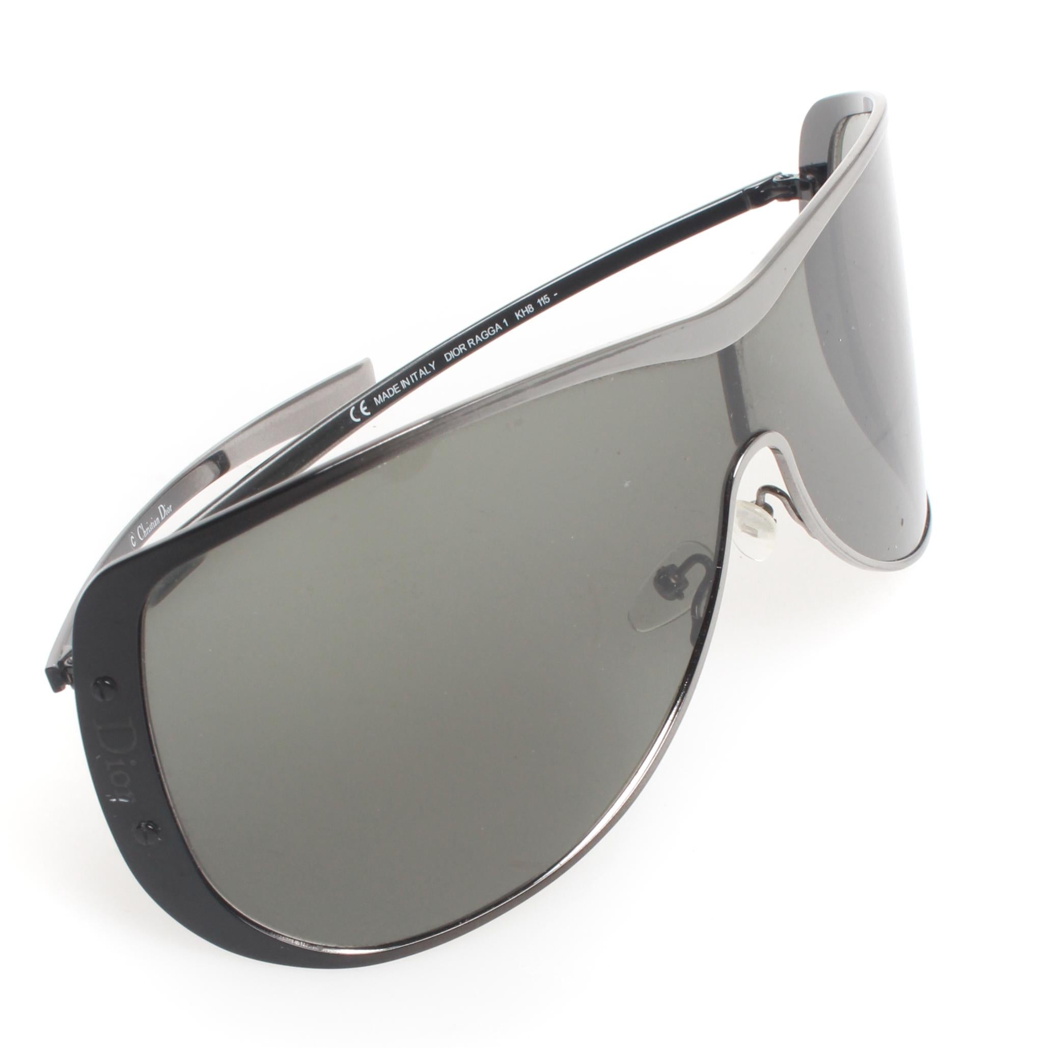 Christian Dior RAGGA 1 Shield Sonnenbrille
Style Code: KH8 115
Hergestellt in Italien