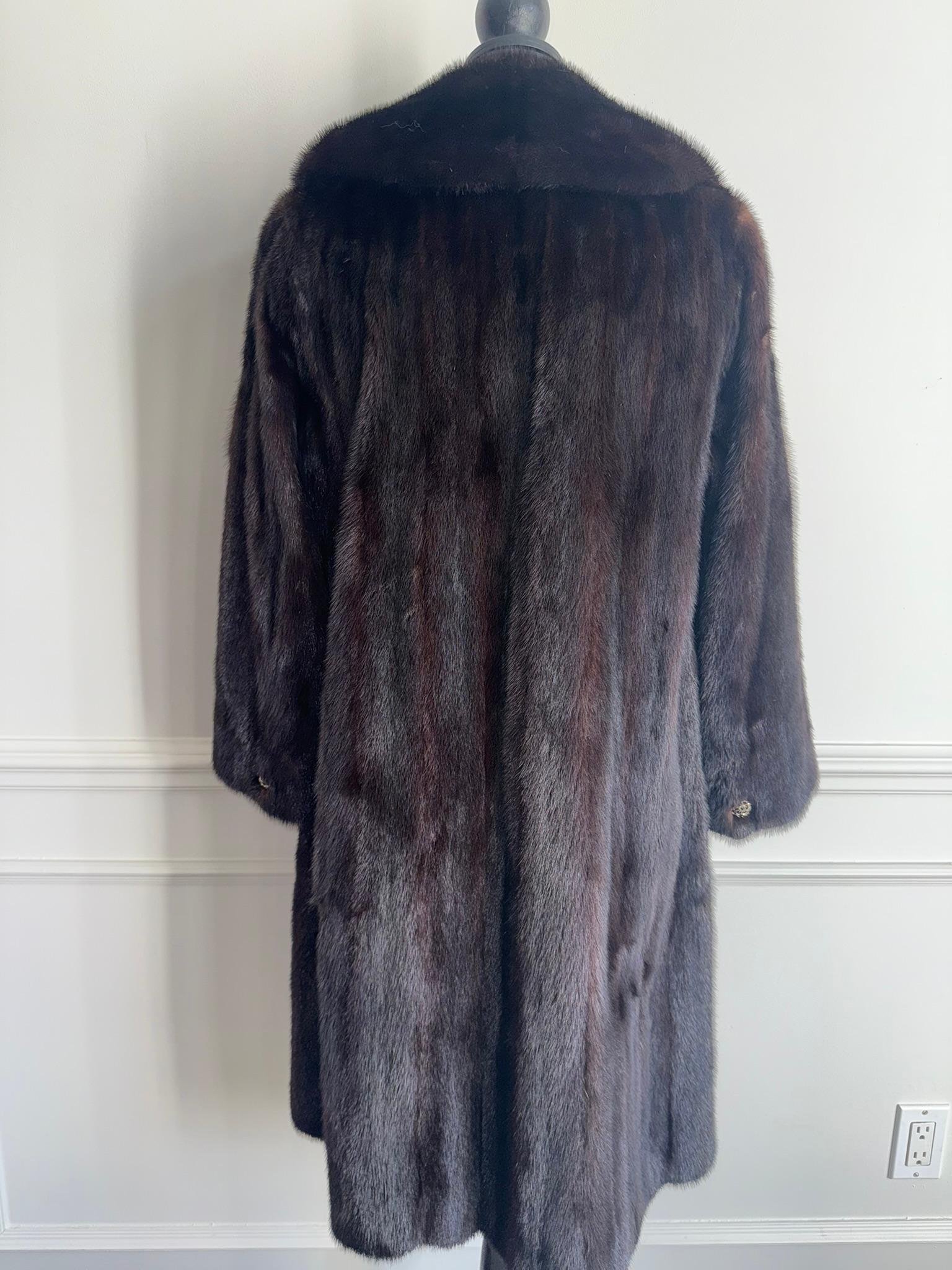 Manteau en fourrure de vison de Christian Dior à col cranté taille 10 M en vente 9