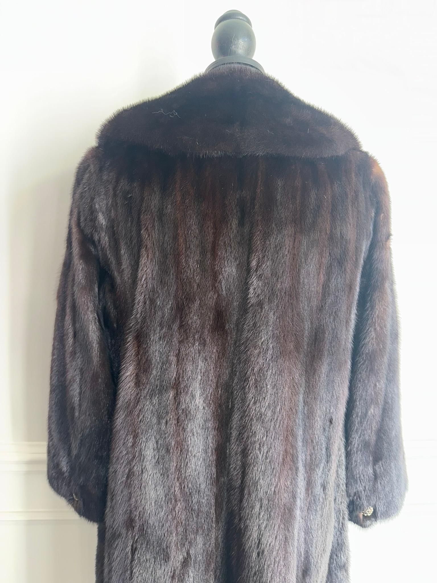 Manteau en fourrure de vison de Christian Dior à col cranté taille 10 M en vente 10