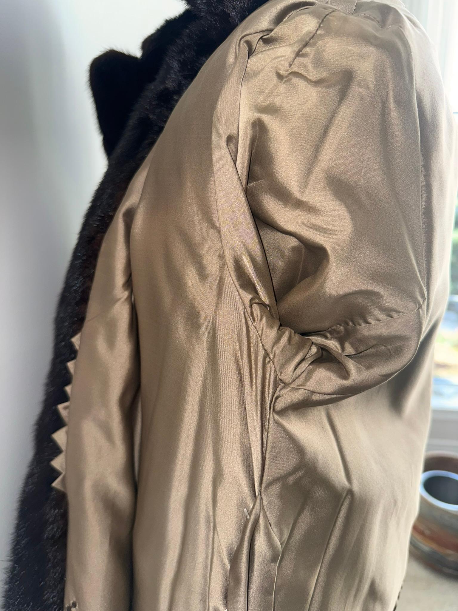 Manteau en fourrure de vison de Christian Dior à col cranté taille 10 M en vente 14