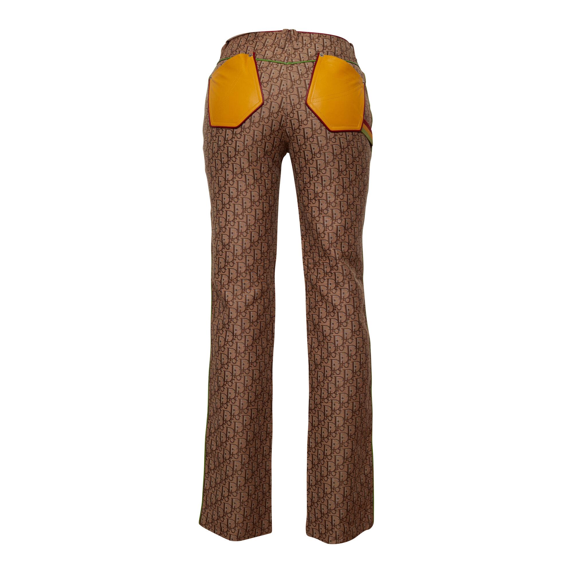 Christian Dior iconic monogram pants from the Capsule “Rasta Collection” from 2004.
Size: S
Condition: Excellent