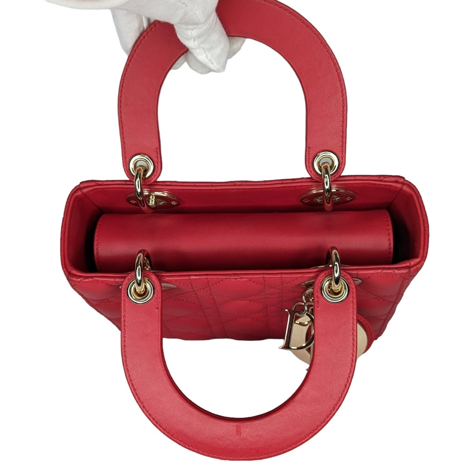 Christian Dior - Petit sac Lady Dior en cuir d'agneau cannage rouge 1
