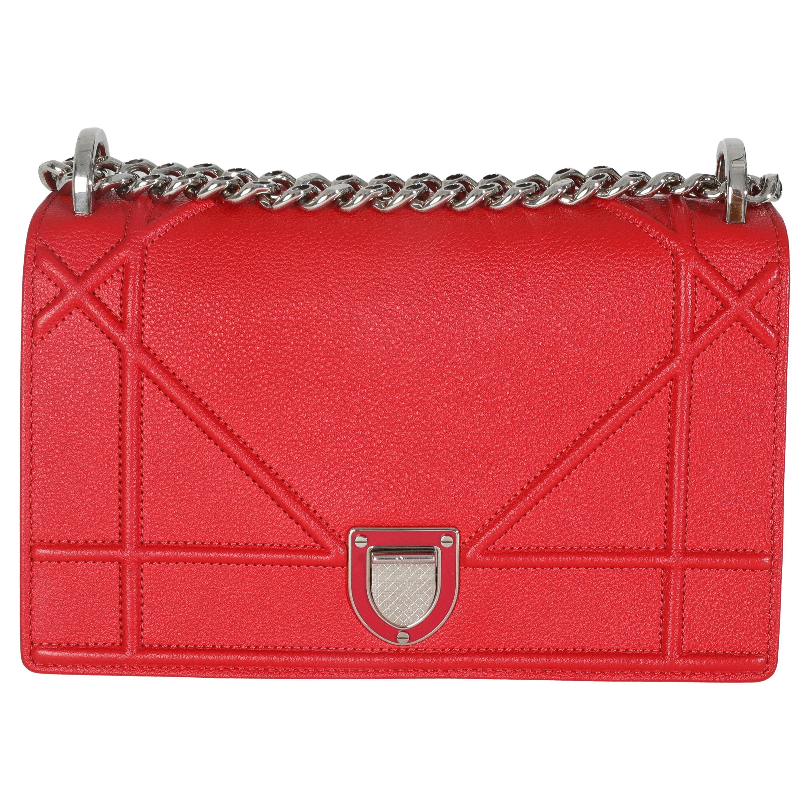 Christian Dior Borsa piccola con patta in pelle di vitello granulata rossa Diorama