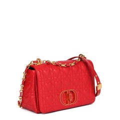 CHRISTIAN DIOR - Caro DiorAmour en cuir de veau matelassé à cœurs rouges, taille moyenne