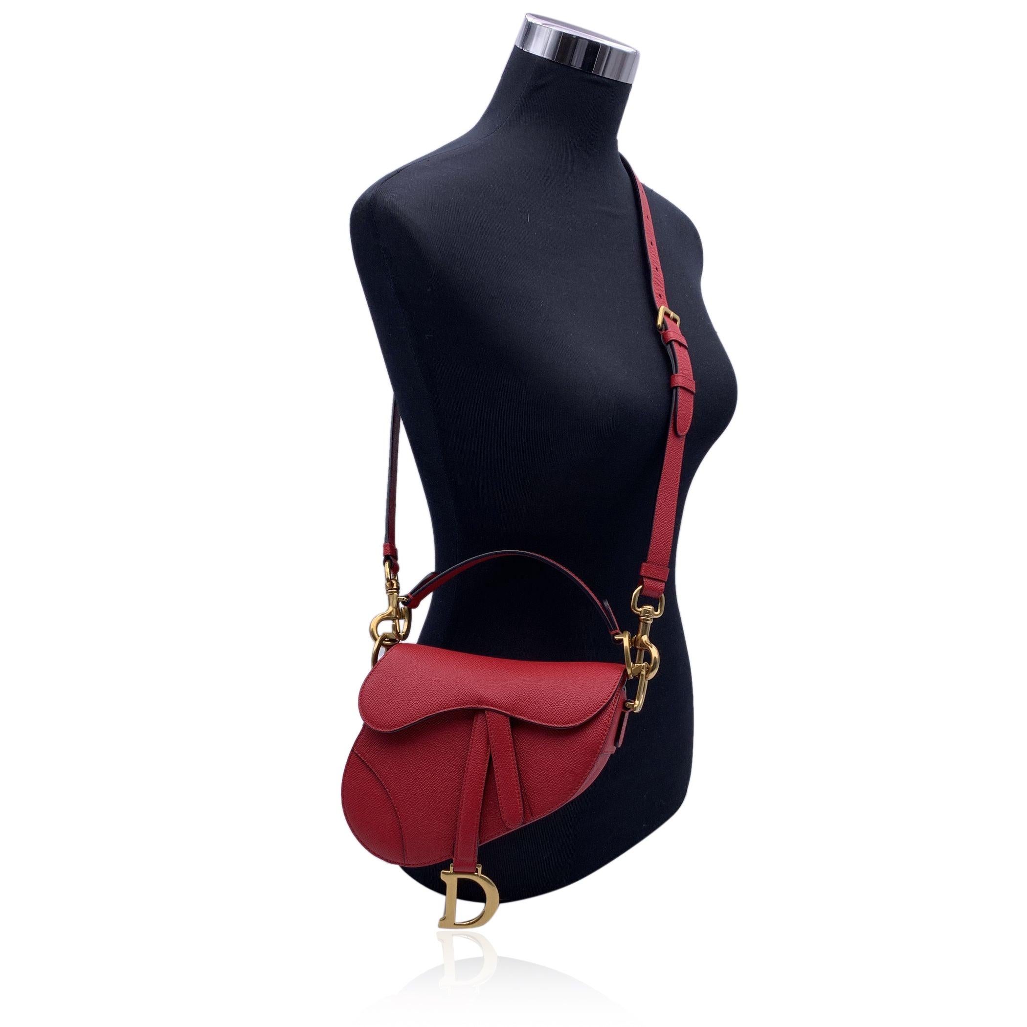 Christian Dior Red Leather Mini Saddle Bag with Shoulder Strap In Excellent Condition For Sale In Rome, Rome