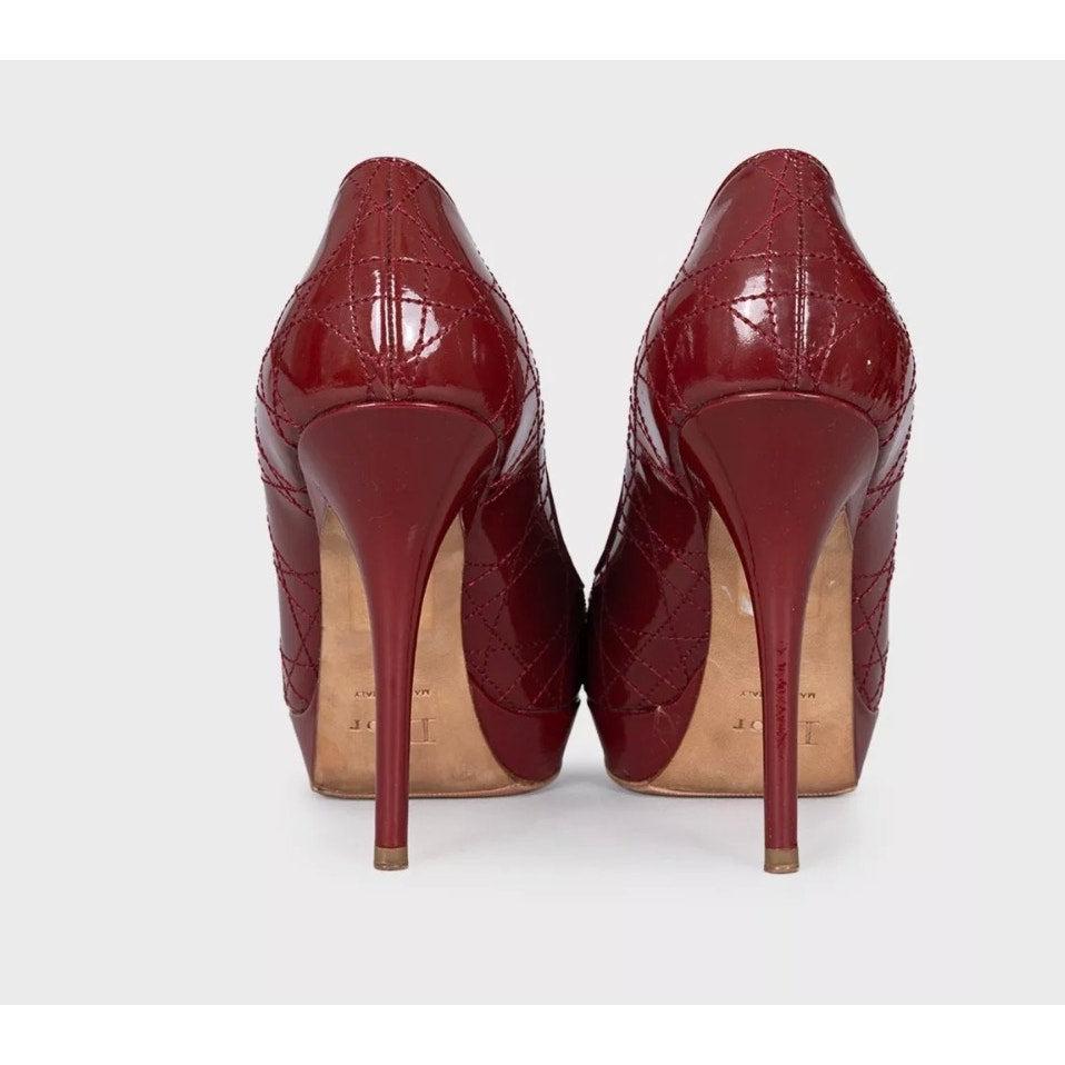 Talons en cuir verni rouge Christian Dior - Taille 38 Bon état - En vente à Krakow, PL