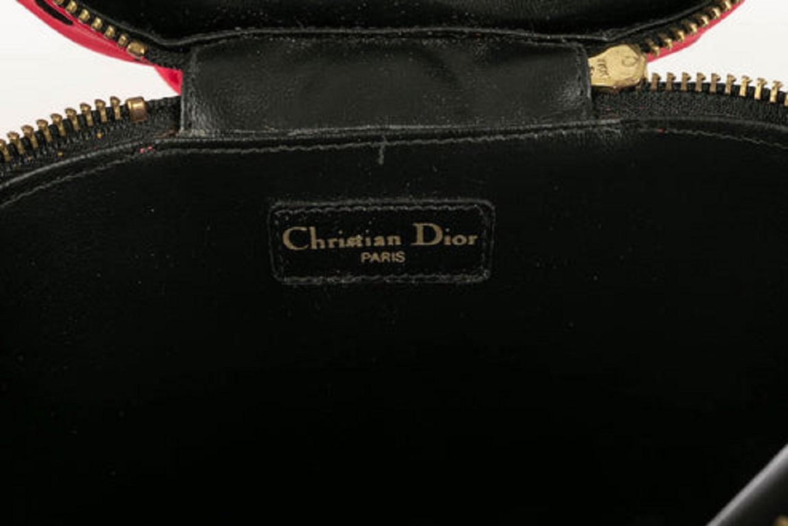 Christian Dior - Sac en soie rouge à pois noirs en vente 6