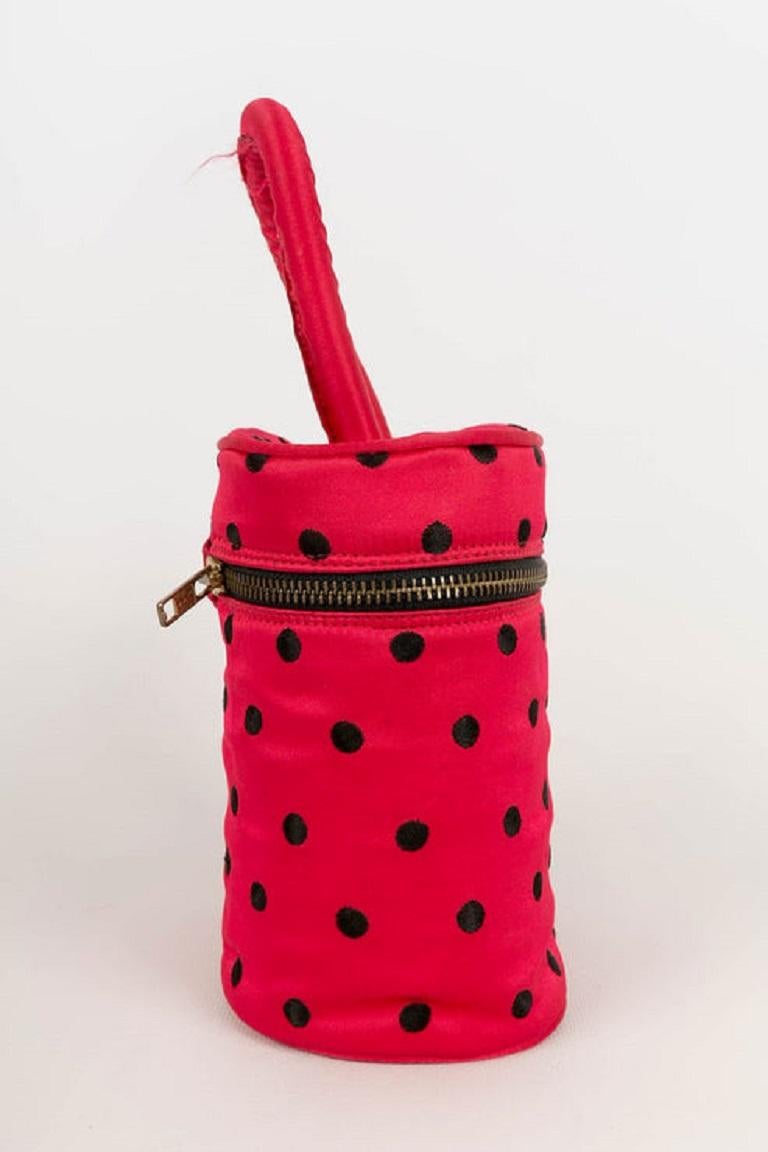 Christian Dior Red Silk Bag with Black Dots In Good Condition For Sale In SAINT-OUEN-SUR-SEINE, FR